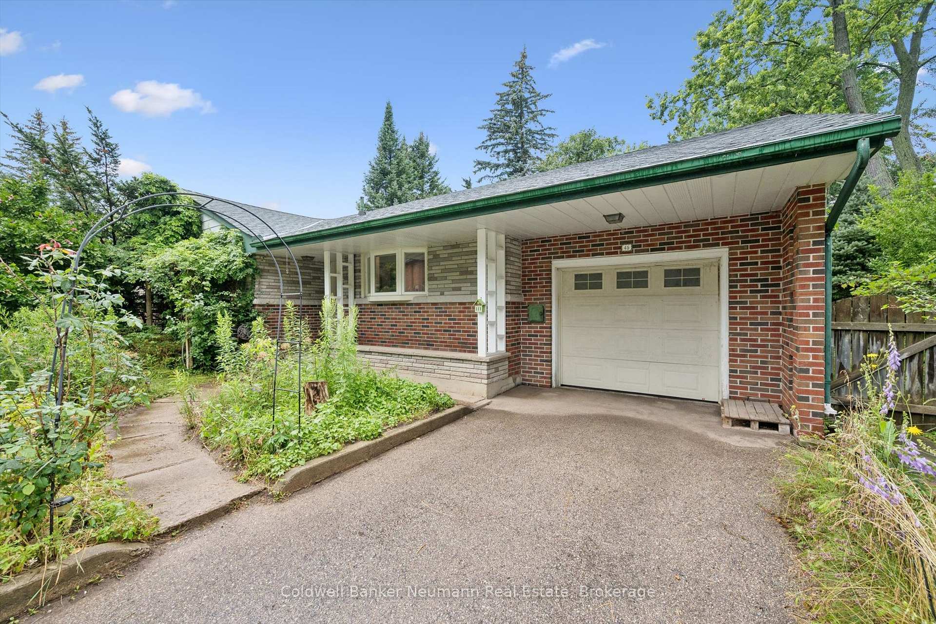 Photo 2 of 45 Dean Avenue, Guelph, Dovercliffe Park/Old University — HOMEH