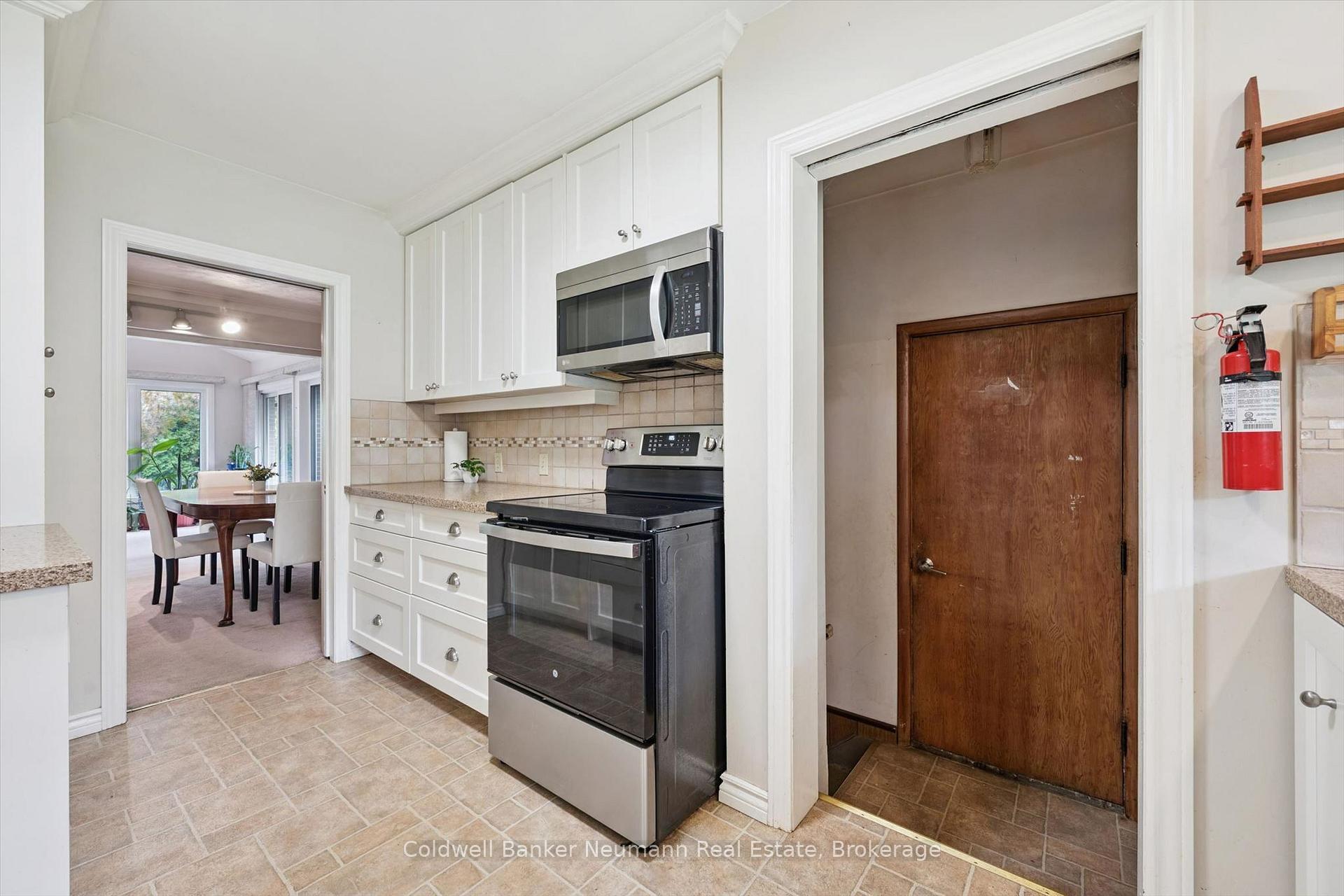 Photo 14 of 45 Dean Avenue, Guelph, Dovercliffe Park/Old University — HOMEH