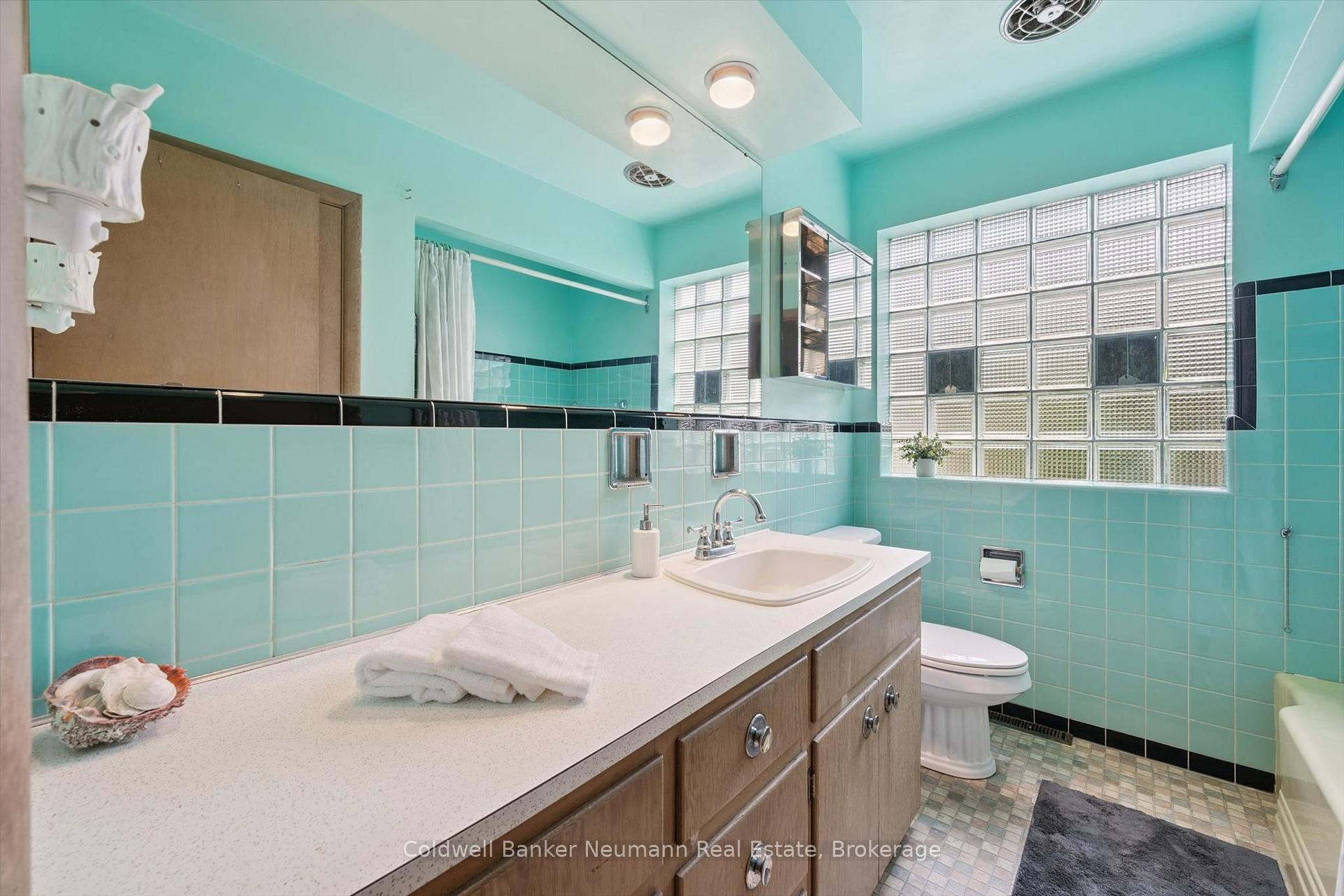 Photo 19 of 45 Dean Avenue, Guelph, Dovercliffe Park/Old University — HOMEH