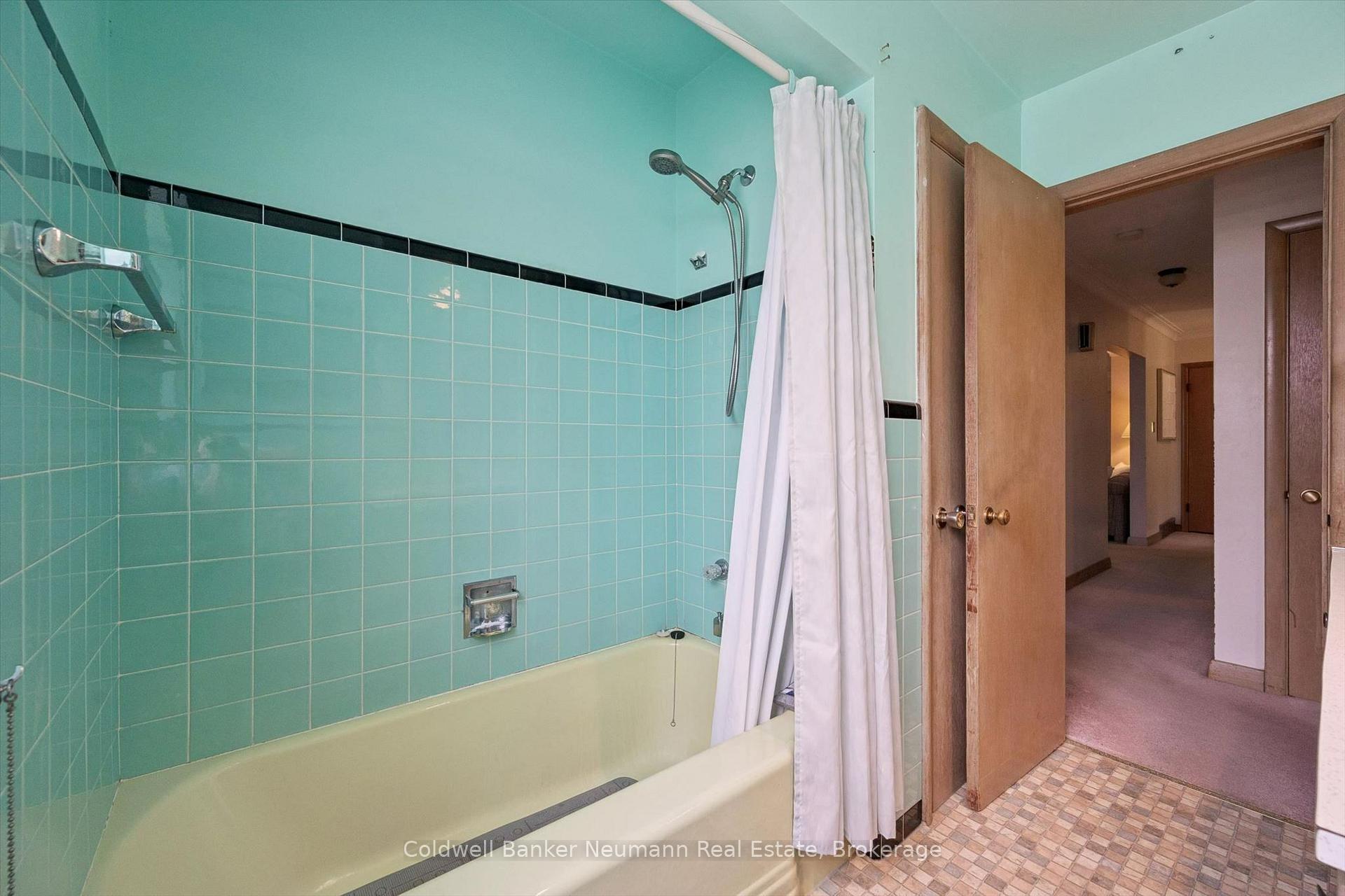 Photo 20 of 45 Dean Avenue, Guelph, Dovercliffe Park/Old University — HOMEH