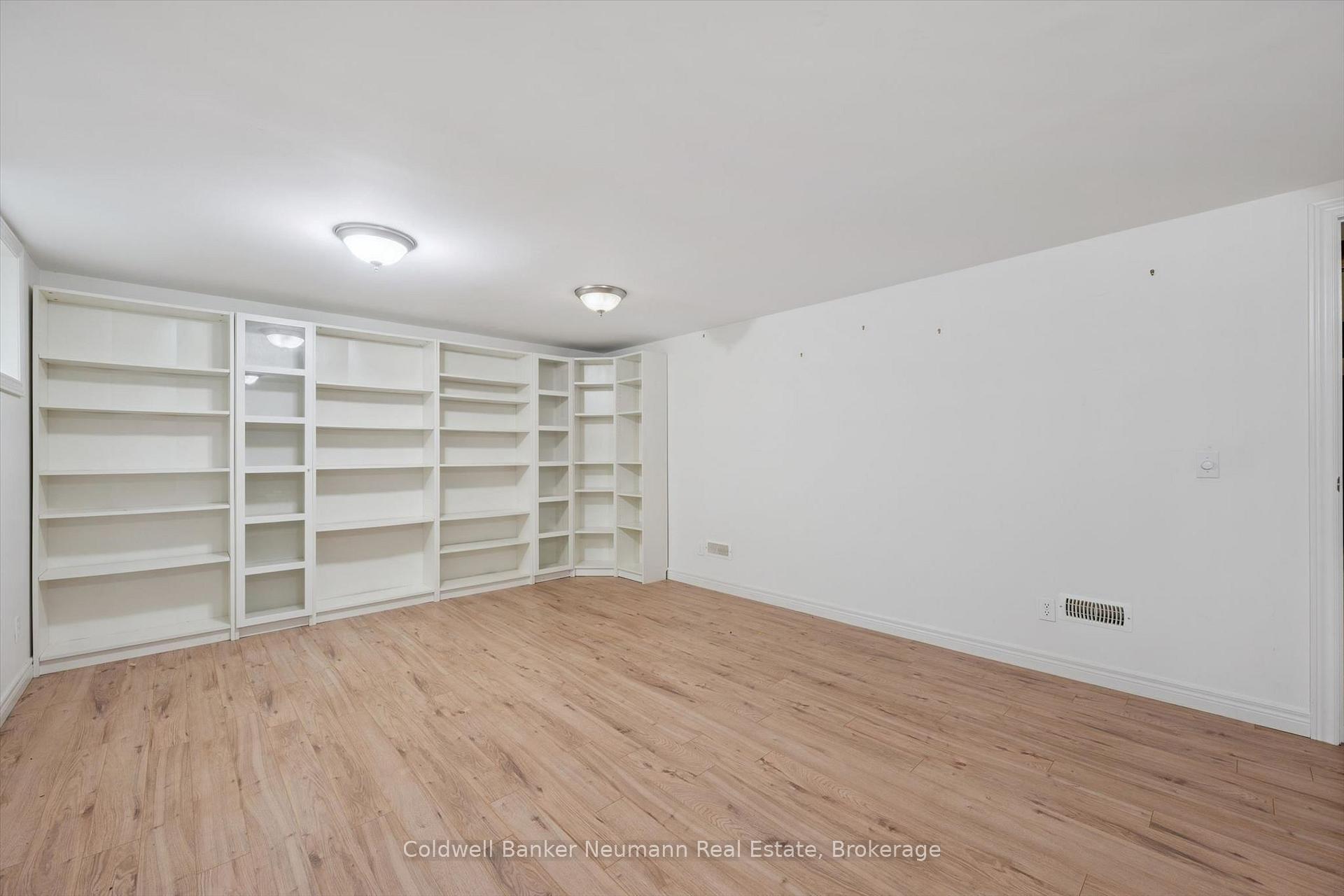 Photo 22 of 45 Dean Avenue, Guelph, Dovercliffe Park/Old University — HOMEH