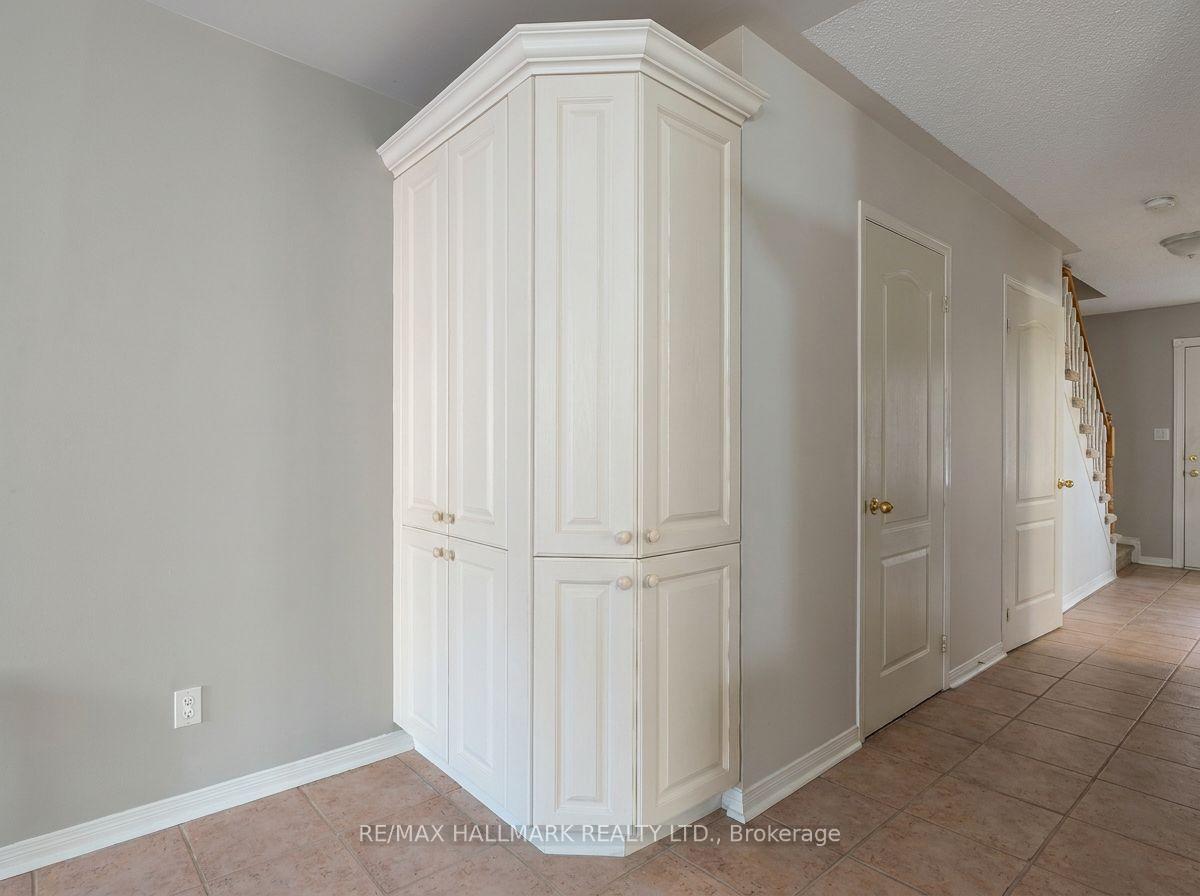 Photo 10 of 441 Heddle Crescent N, Newmarket, Stonehaven-Wyndham — HOMEH