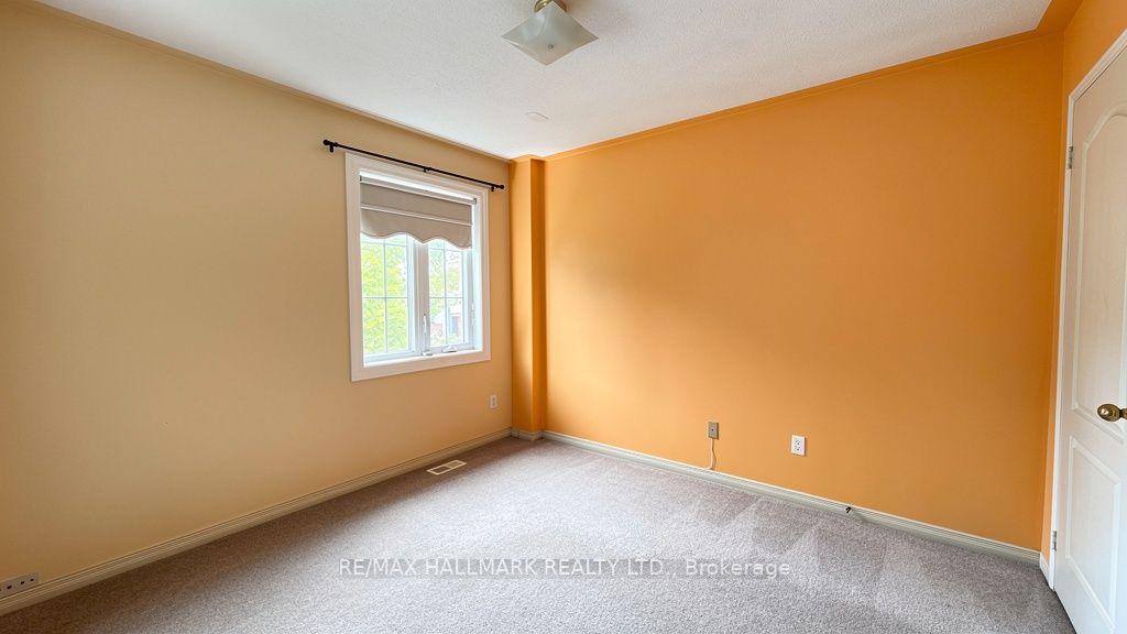 Photo 13 of 441 Heddle Crescent N, Newmarket, Stonehaven-Wyndham — HOMEH