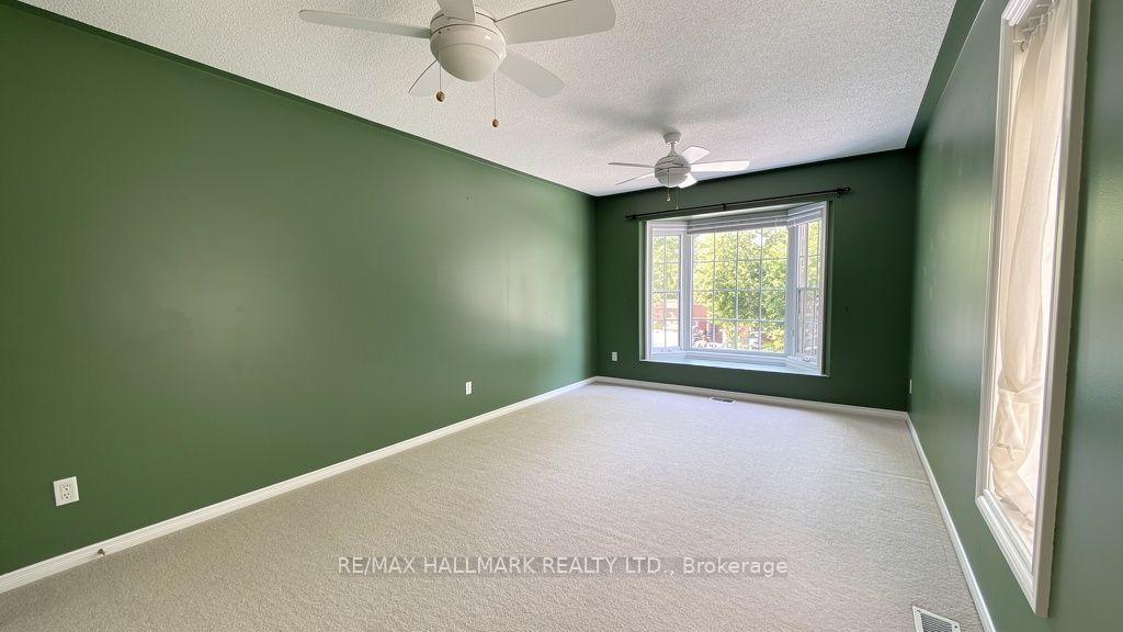 Photo 14 of 441 Heddle Crescent N, Newmarket, Stonehaven-Wyndham — HOMEH