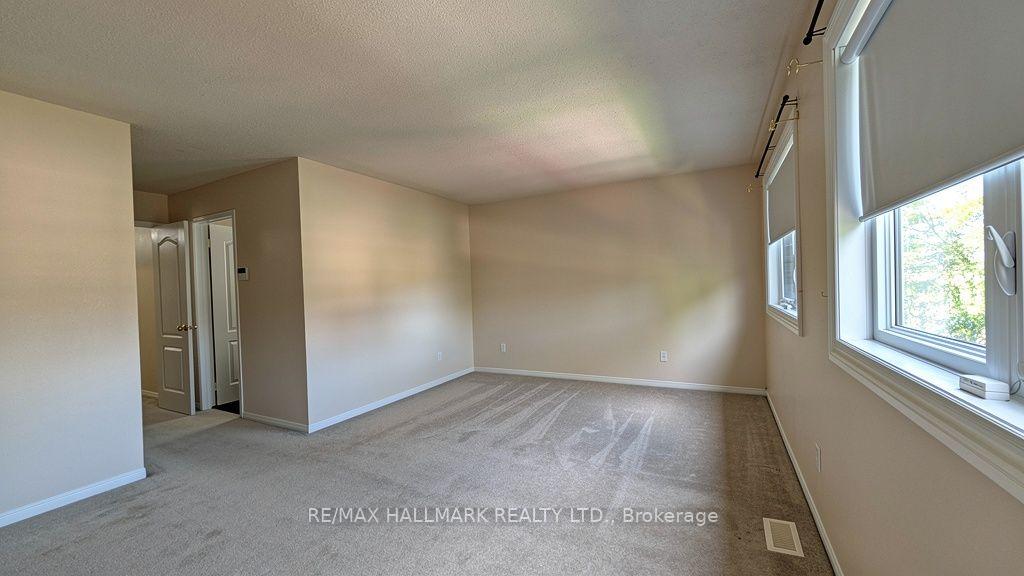 Photo 15 of 441 Heddle Crescent N, Newmarket, Stonehaven-Wyndham — HOMEH