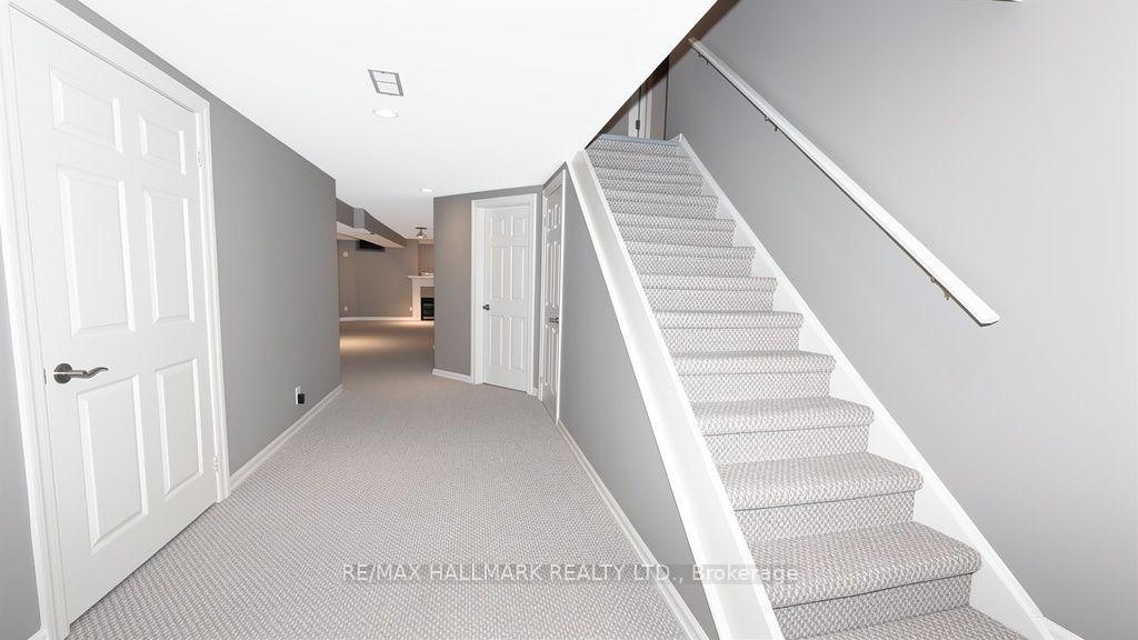 Photo 19 of 441 Heddle Crescent N, Newmarket, Stonehaven-Wyndham — HOMEH
