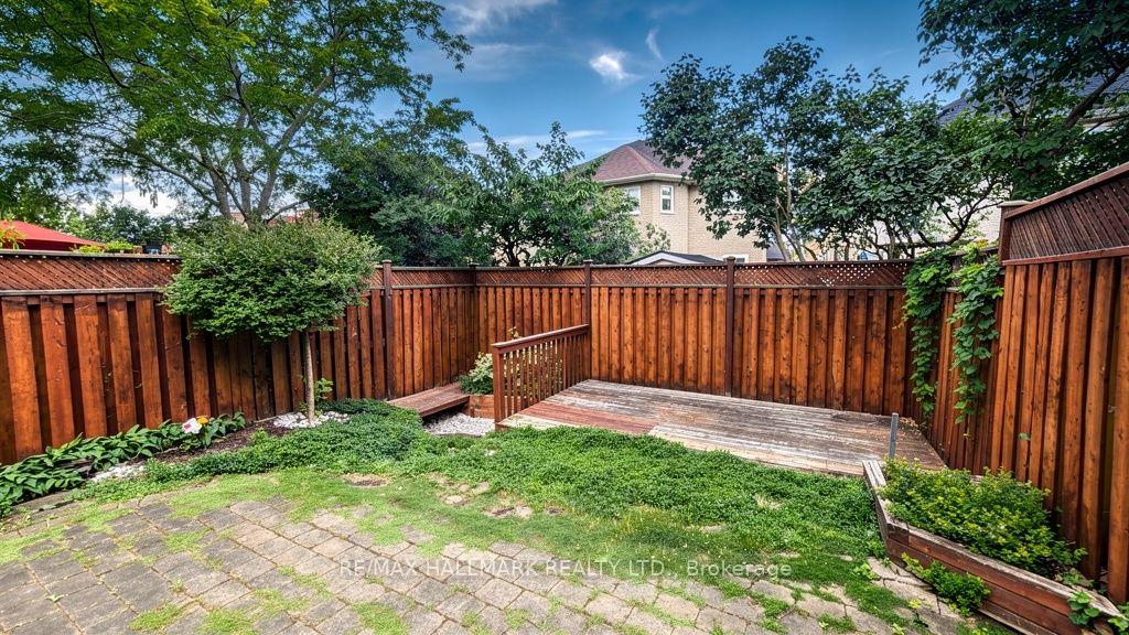Photo 20 of 441 Heddle Crescent N, Newmarket, Stonehaven-Wyndham — HOMEH
