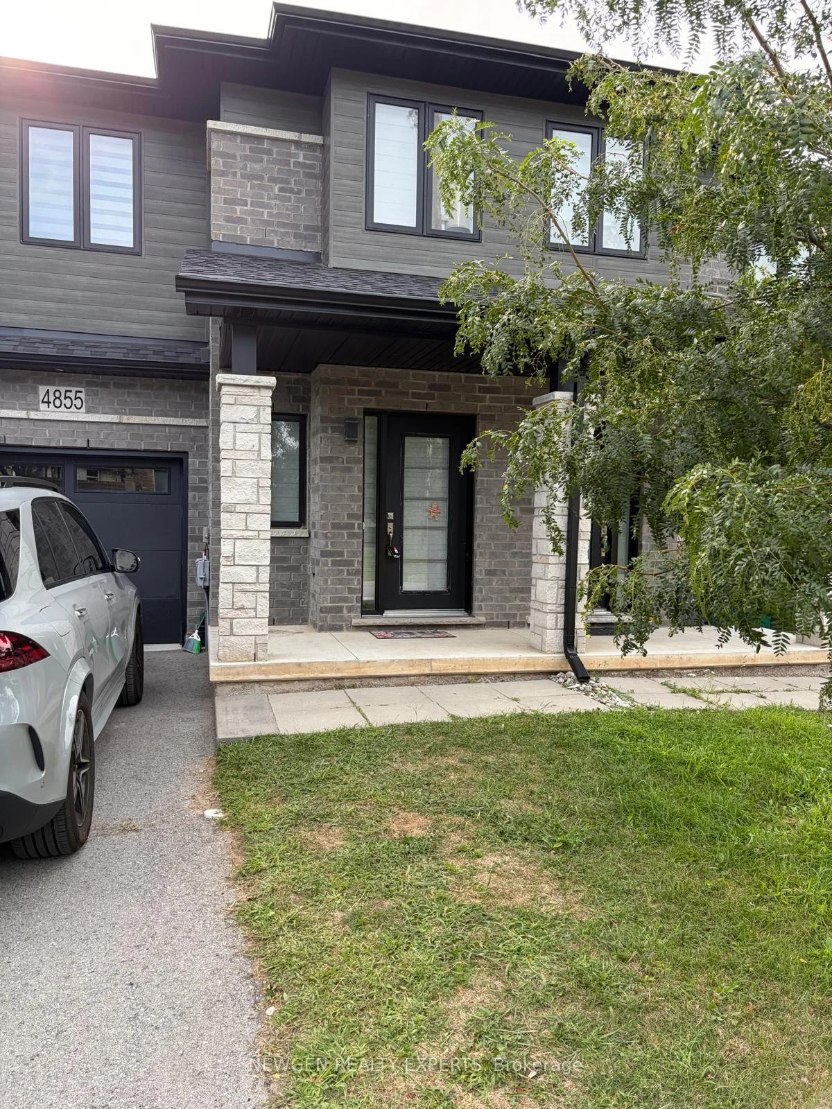 Photo 3 of 4855 Pettit Avenue, Niagara Falls, Morrison — HOMEH