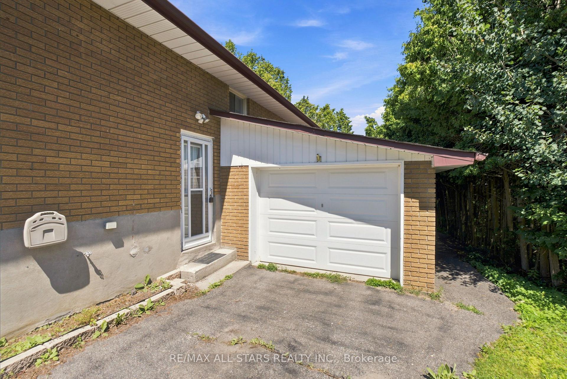 Photo 3 of 85 Reach Street, Uxbridge — HOMEH