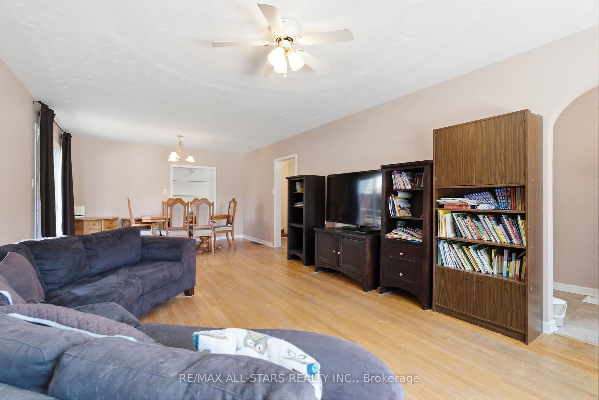 Photo 8 of 85 Reach Street, Uxbridge — HOMEH