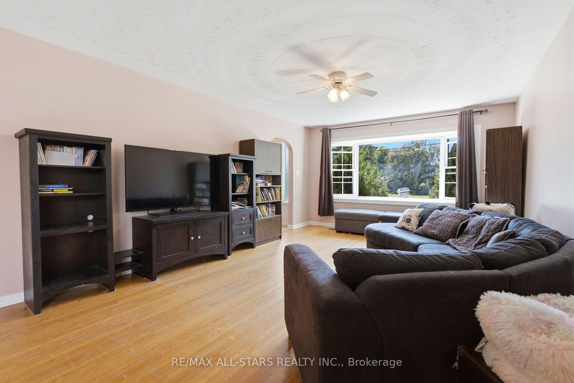 Photo 10 of 85 Reach Street, Uxbridge — HOMEH