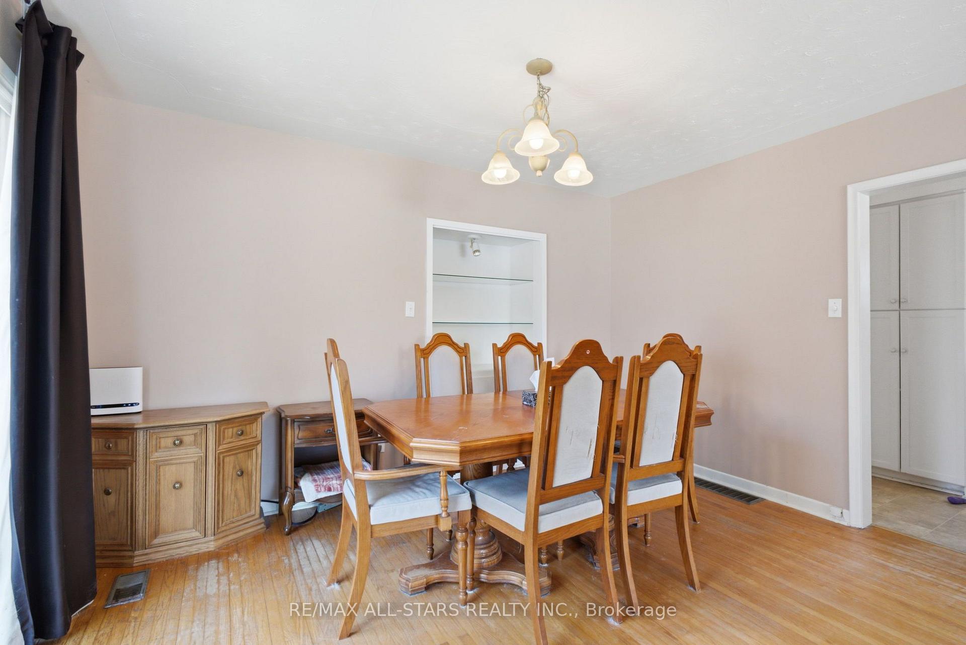 Photo 11 of 85 Reach Street, Uxbridge — HOMEH