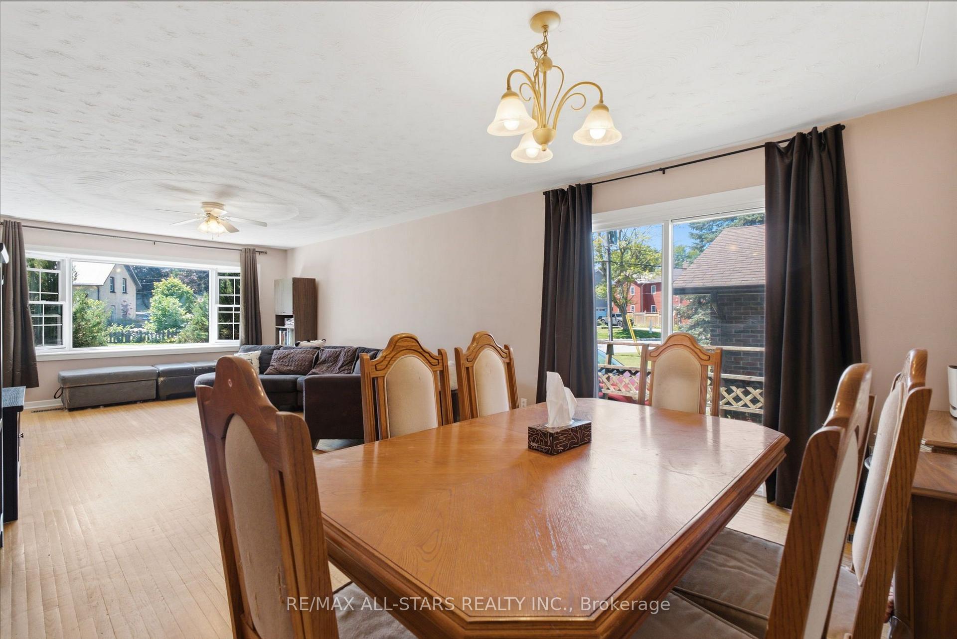 Photo 12 of 85 Reach Street, Uxbridge — HOMEH