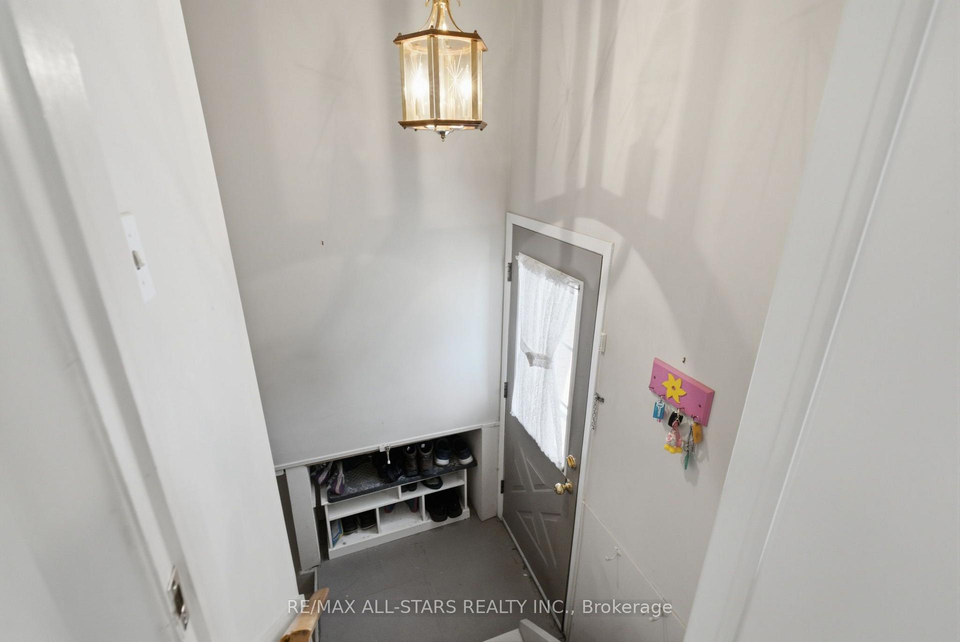 Photo 18 of 85 Reach Street, Uxbridge — HOMEH