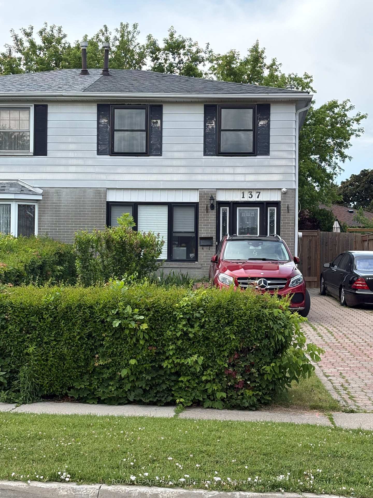 Photo 2 of Unit Main/Upper, 137 Madoc Drive, Brampton, Madoc — HOMEH