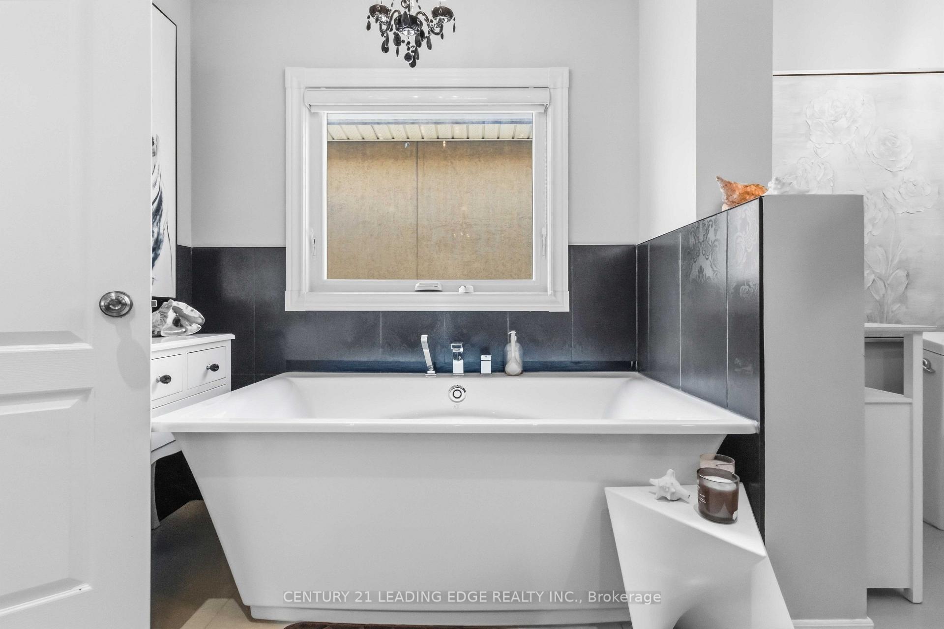 Photo 23 of Unit 5, 47 Cordoba Drive, Vaughan, Lakeview Estates — HOMEH