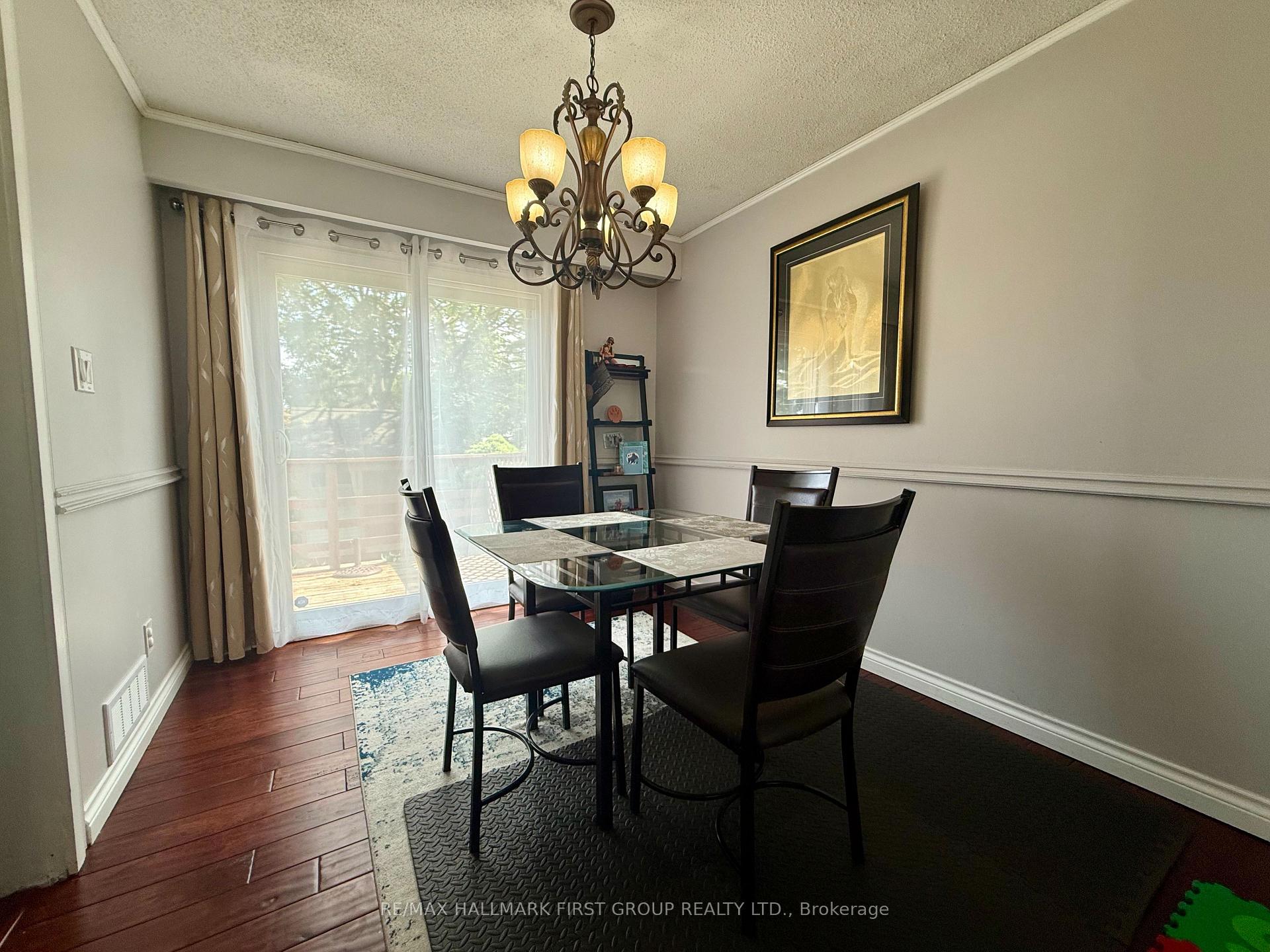 Photo 7 of 906 Cecylia Court, Pickering, West Shore — HOMEH