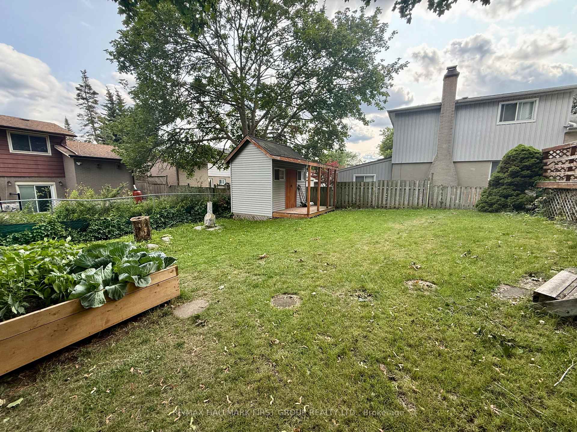 Photo 23 of 906 Cecylia Court, Pickering, West Shore — HOMEH