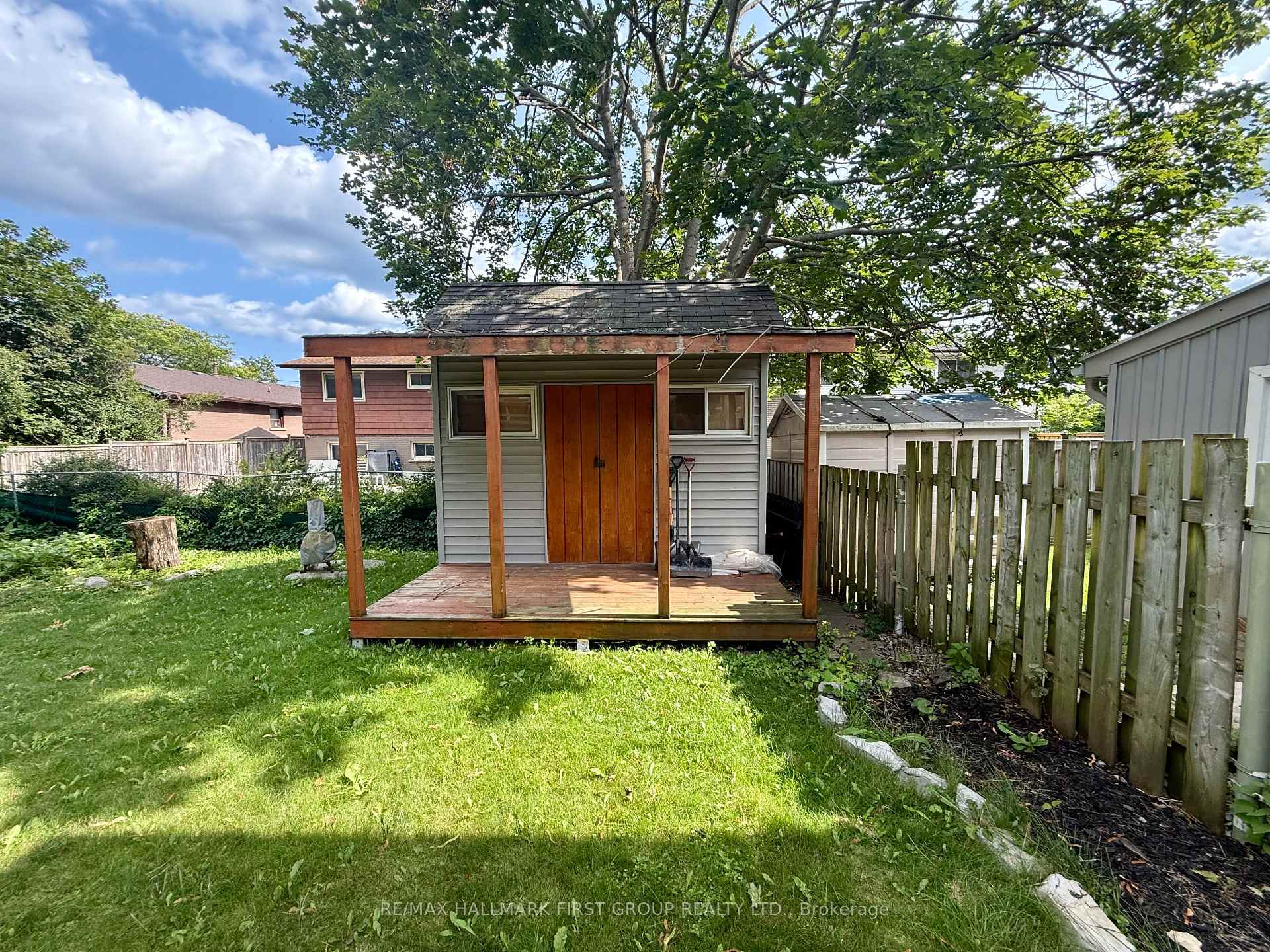 Photo 25 of 906 Cecylia Court, Pickering, West Shore — HOMEH