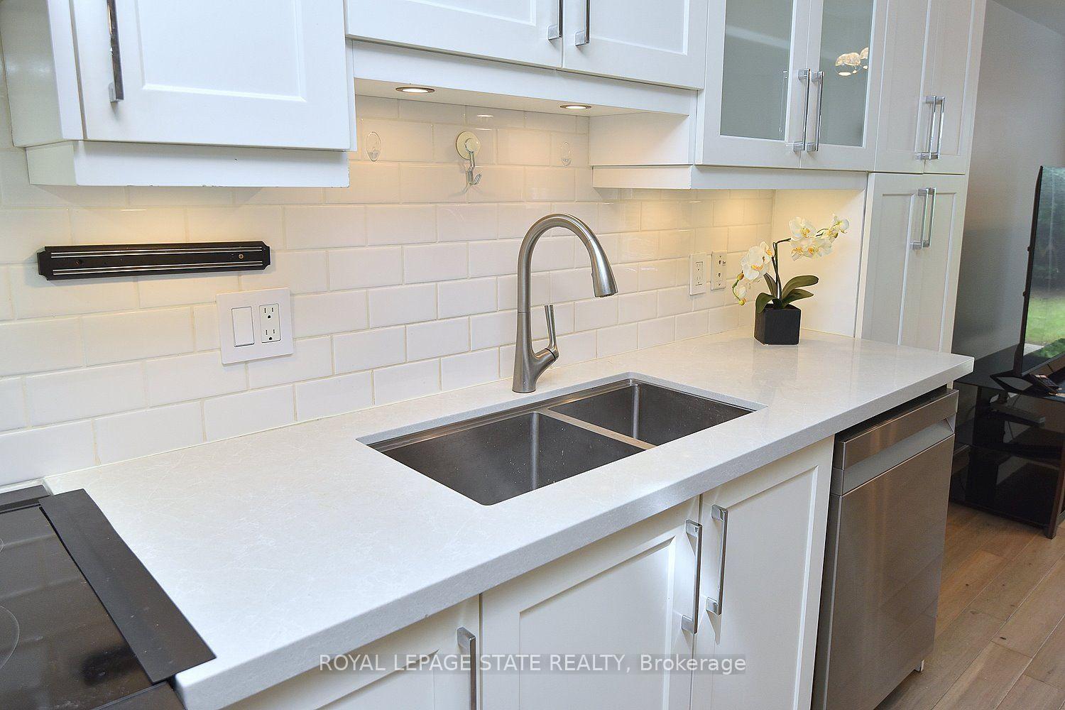 Photo 17 of 519 Southridge Drive, Hamilton, Mountview — HOMEH