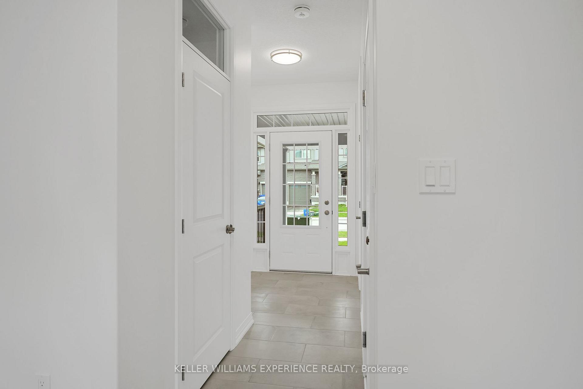 Photo 4 of 86 Sagewood Avenue, Barrie, Rural Barrie Southeast — HOMEH