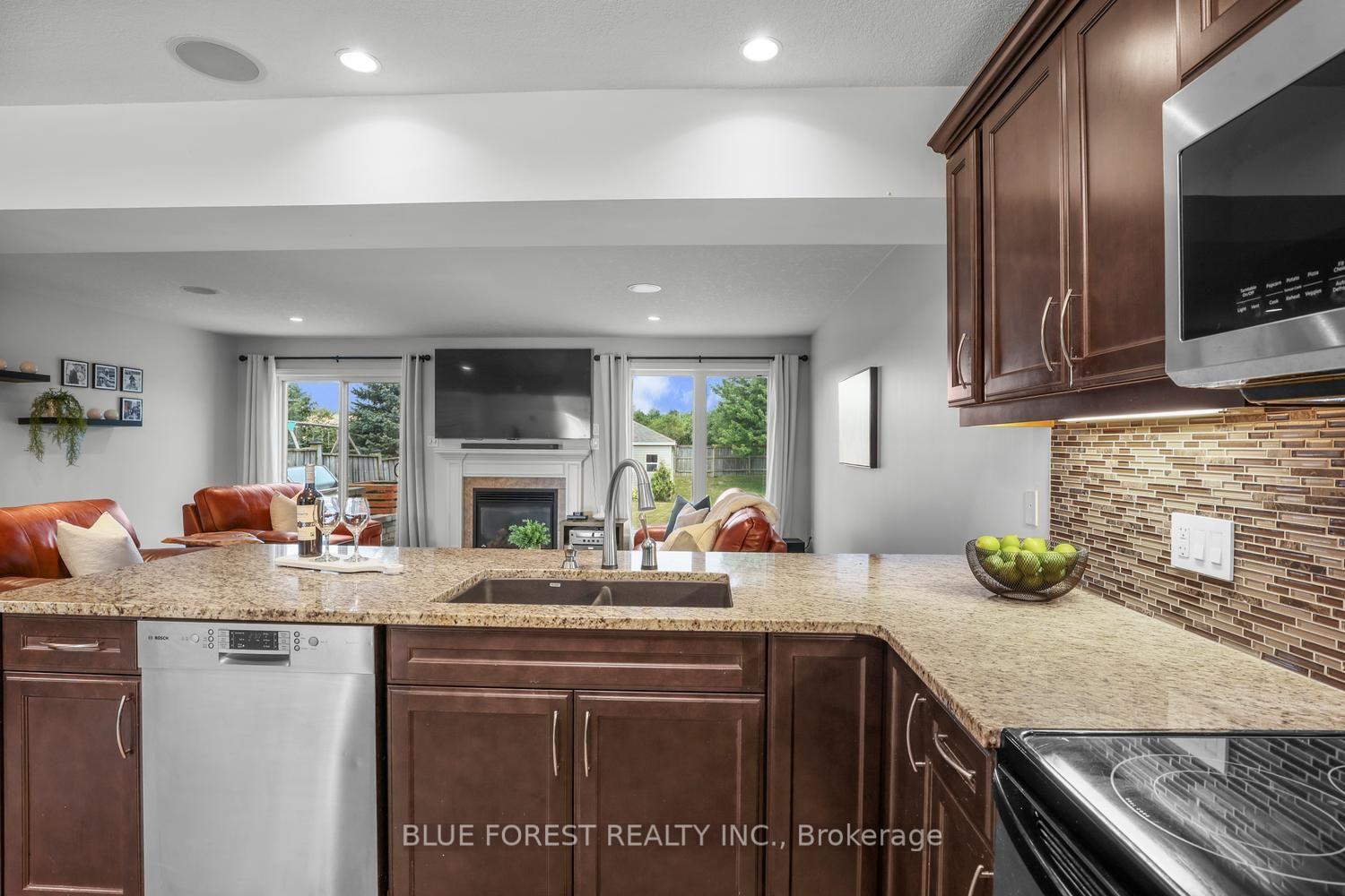 Photo 9 of 2687 Bateman Trail, London, South W — HOMEH