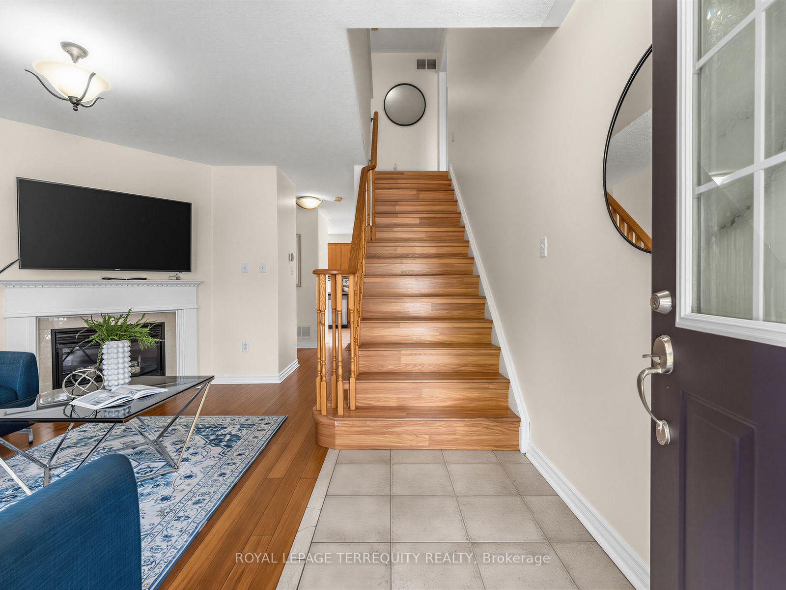 Photo 3 of 83 Tianalee Crescent, Brampton, Fletcher's Meadow — HOMEH