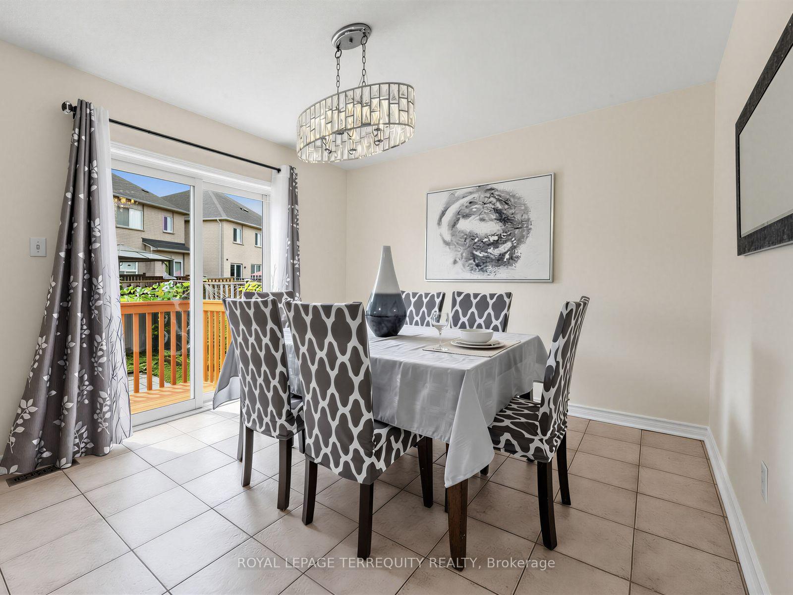 Photo 10 of 83 Tianalee Crescent, Brampton, Fletcher's Meadow — HOMEH