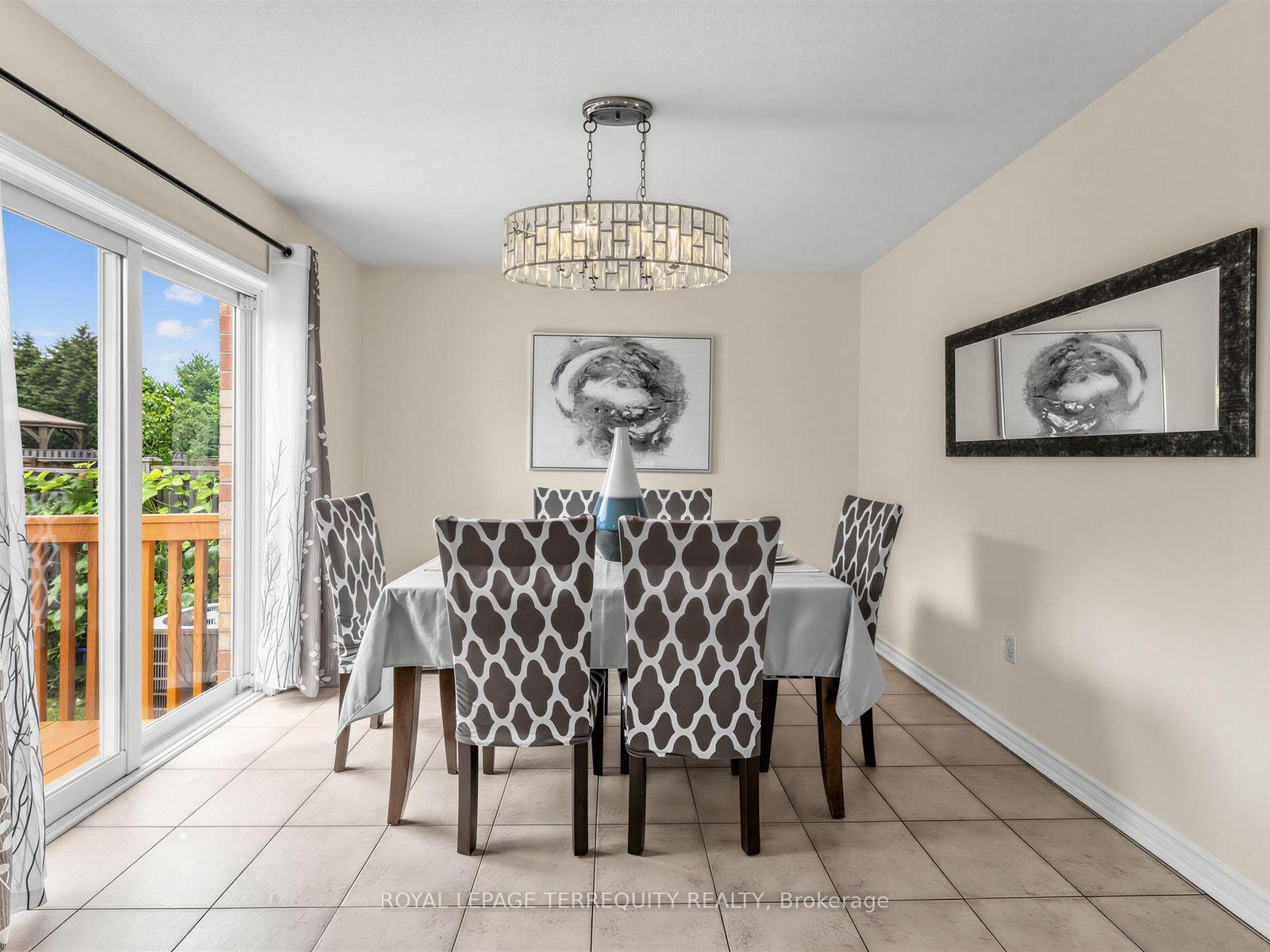 Photo 11 of 83 Tianalee Crescent, Brampton, Fletcher's Meadow — HOMEH