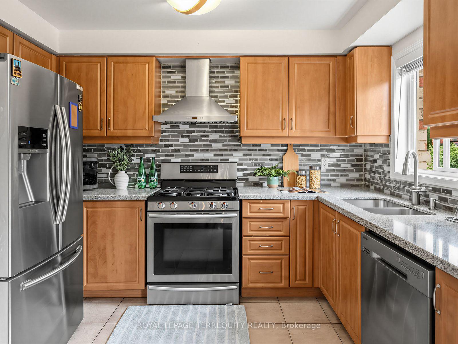 Photo 14 of 83 Tianalee Crescent, Brampton, Fletcher's Meadow — HOMEH