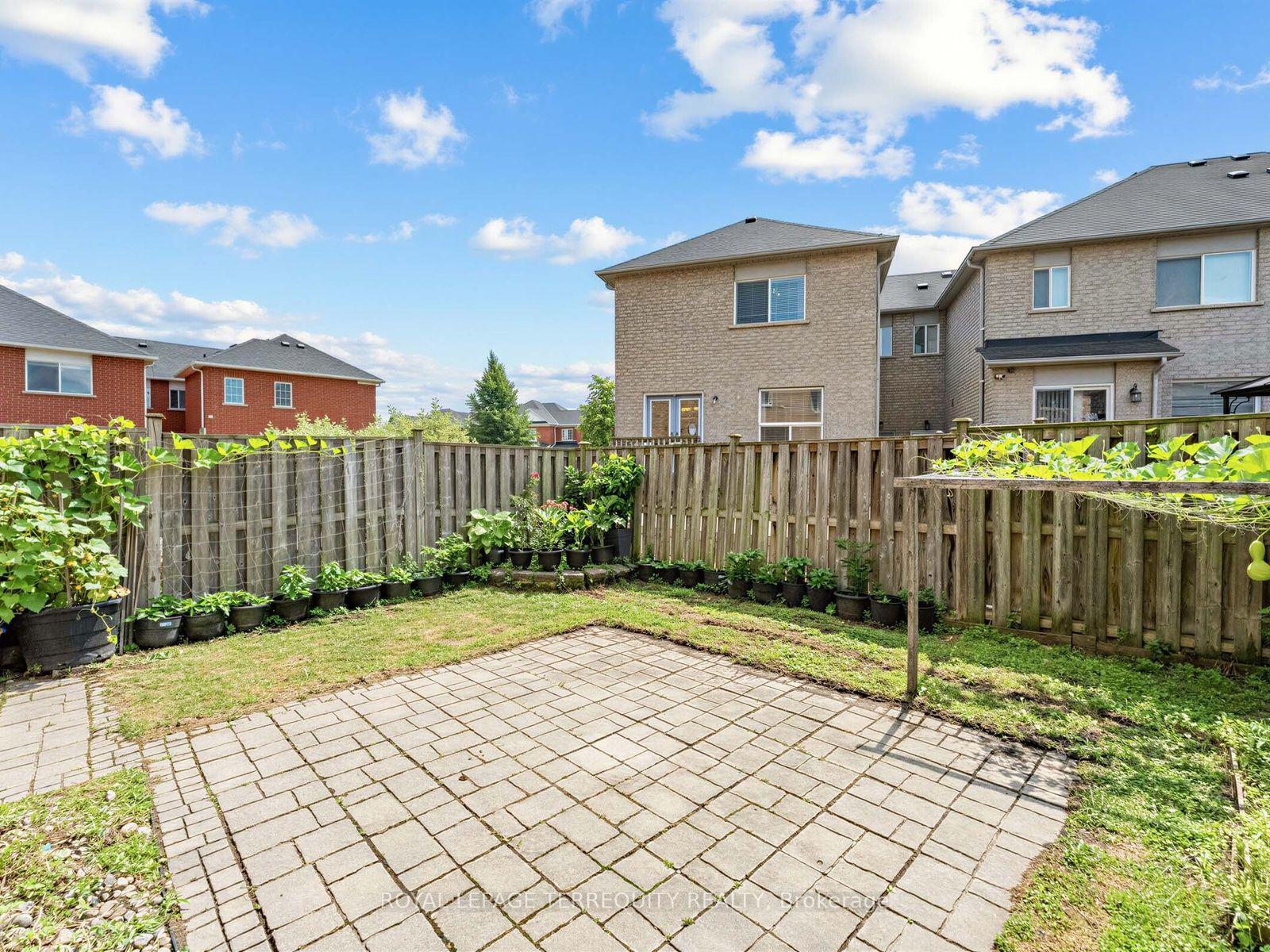 Photo 34 of 83 Tianalee Crescent, Brampton, Fletcher's Meadow — HOMEH