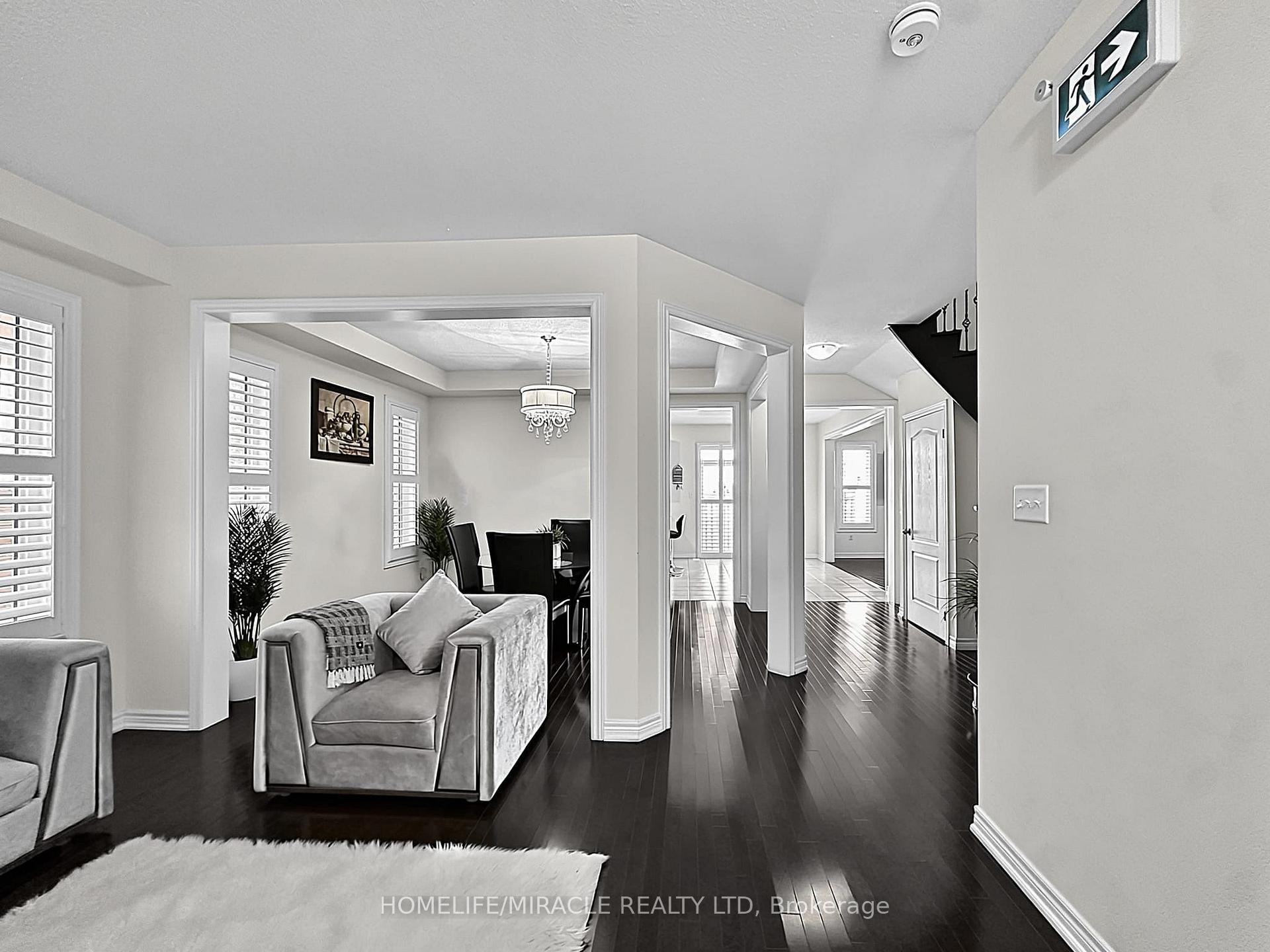Photo 7 of 6 Divinity Circle, Brampton, Northwest Brampton — HOMEH