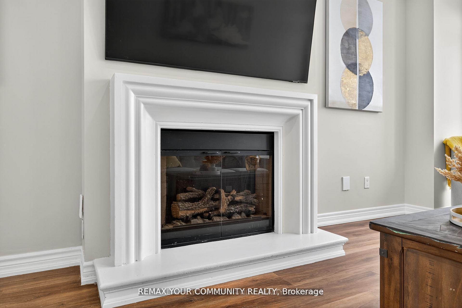 Photo 6 of 193 Zokol Drive, Aurora, Bayview Northeast — HOMEH