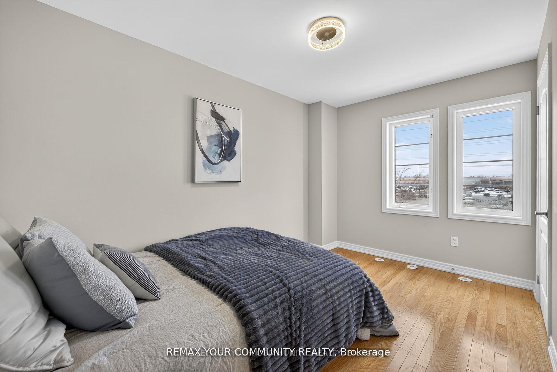 Photo 14 of 193 Zokol Drive, Aurora, Bayview Northeast — HOMEH