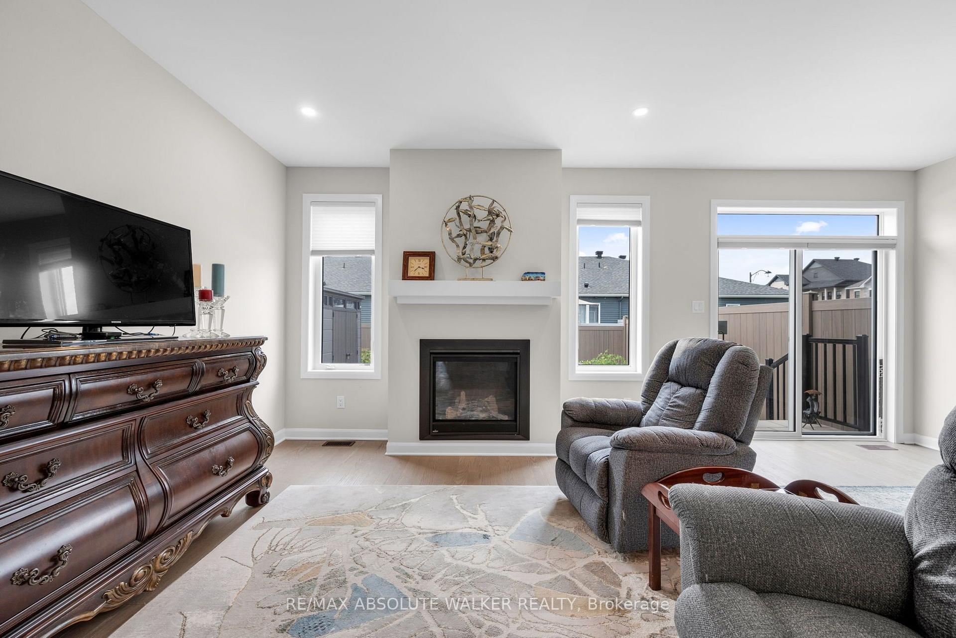 Photo 3 of 860 Companion Crescent, Ottawa, Mahogany Community — HOMEH