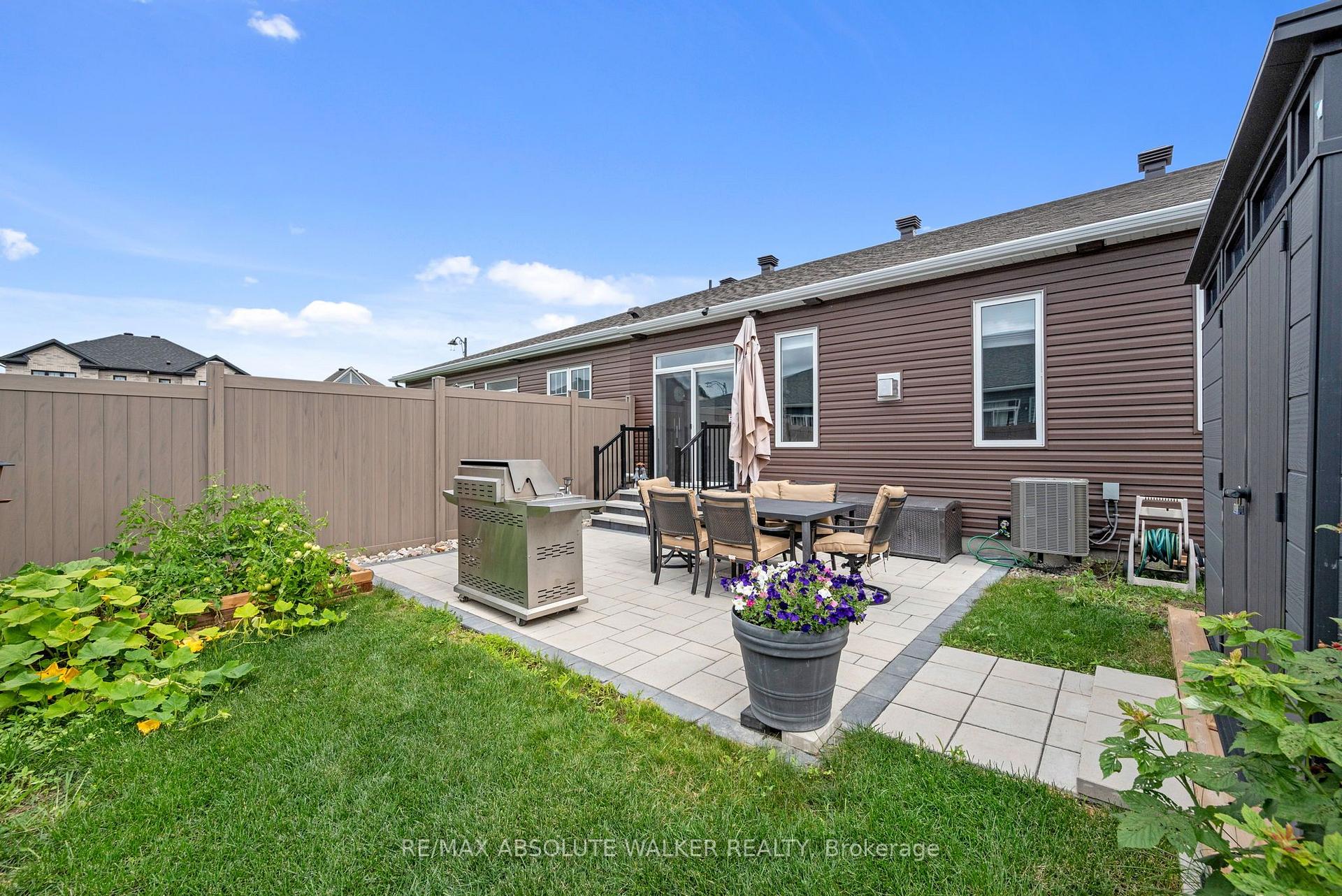 Photo 5 of 860 Companion Crescent, Ottawa, Mahogany Community — HOMEH