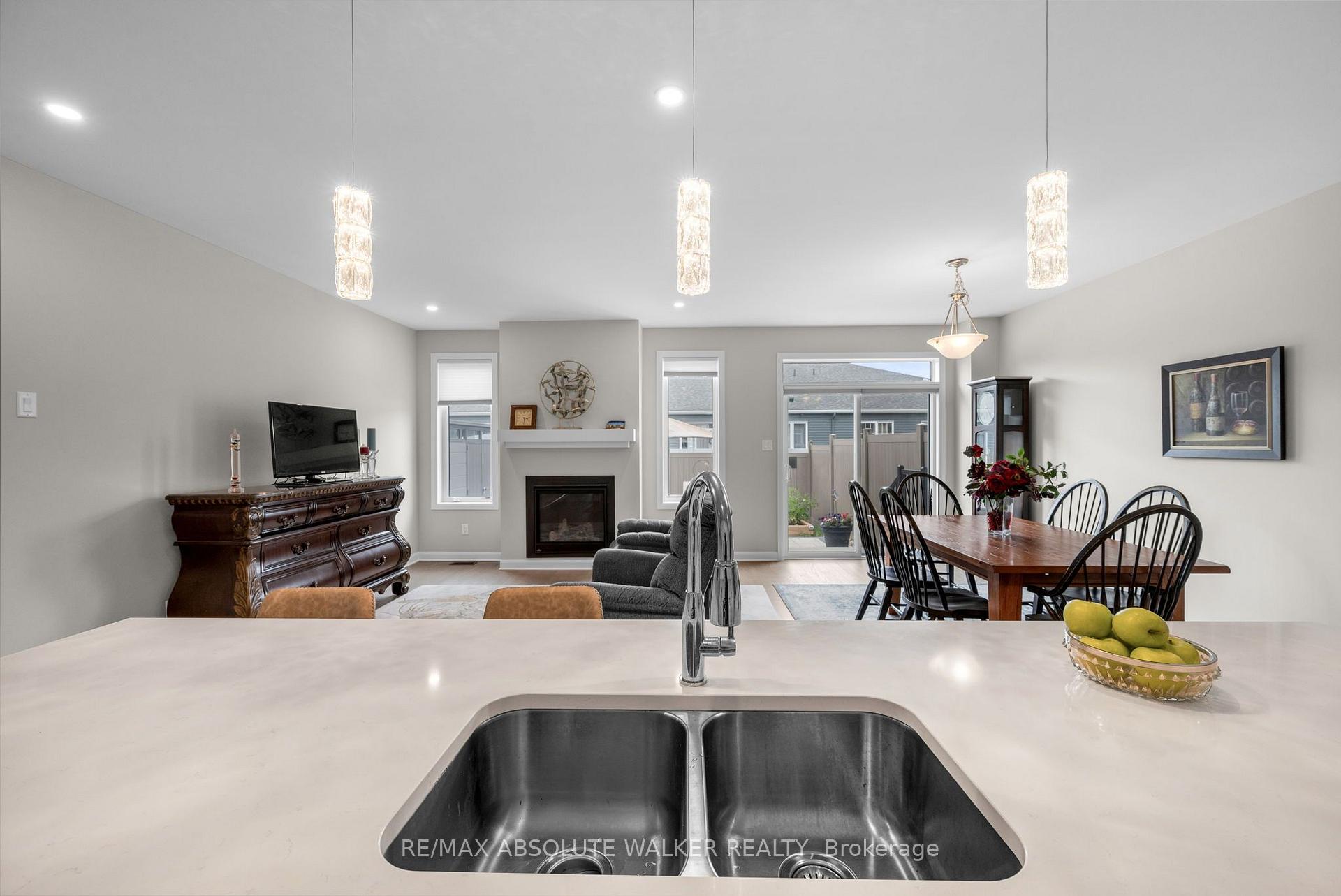 Photo 22 of 860 Companion Crescent, Ottawa, Mahogany Community — HOMEH