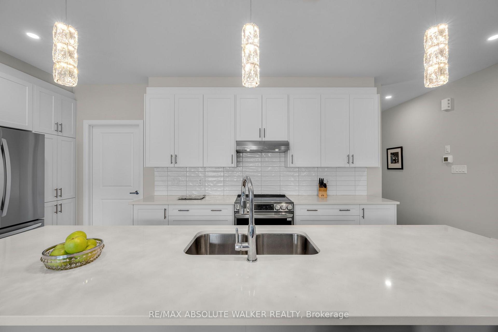 Photo 23 of 860 Companion Crescent, Ottawa, Mahogany Community — HOMEH