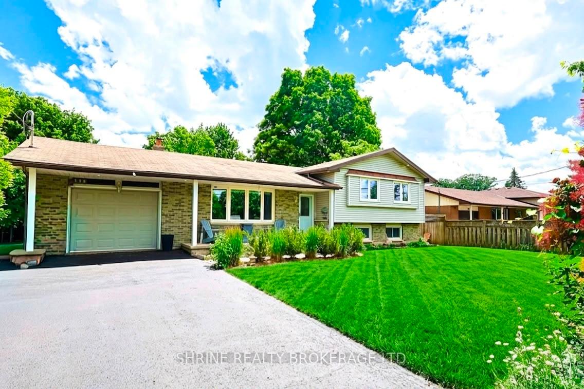 Front of 146 Fanshawe Park Road W
