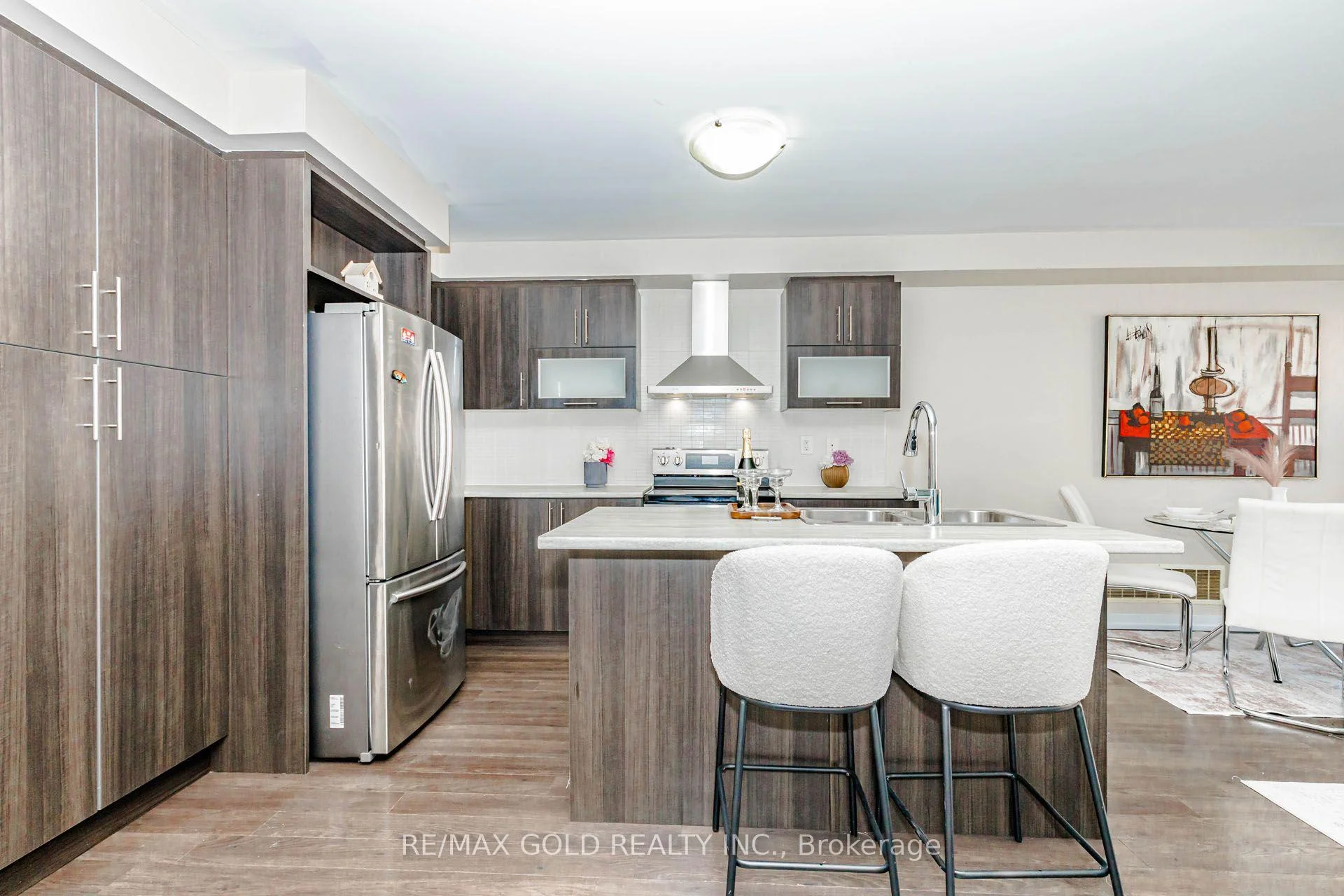 Photo 13 of 22 clinton Street, Brampton, Northwest Brampton — HOMEH