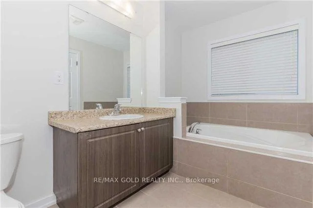 Photo 18 of 22 clinton Street, Brampton, Northwest Brampton — HOMEH