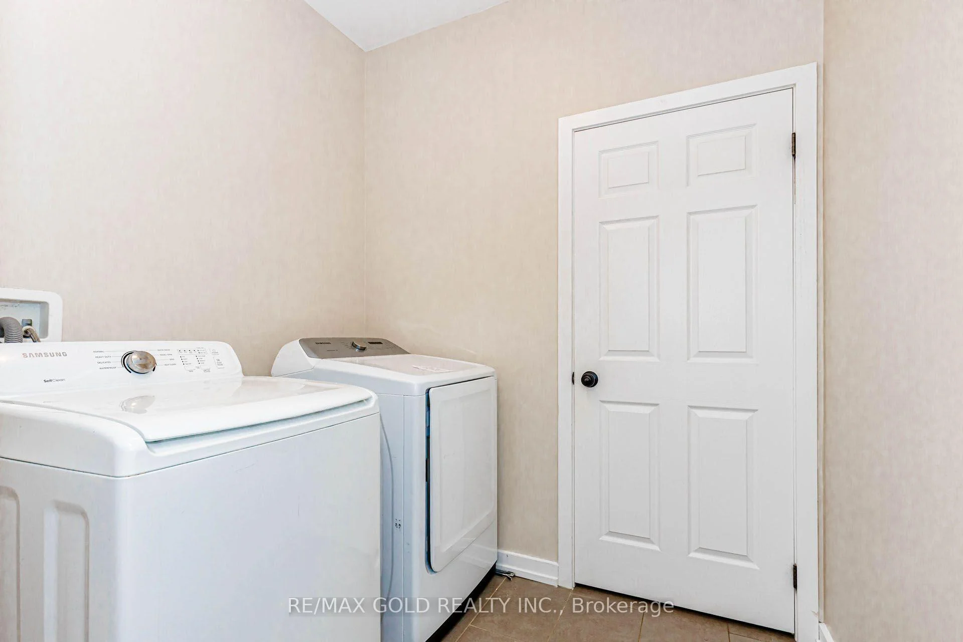 Photo 33 of 22 clinton Street, Brampton, Northwest Brampton — HOMEH