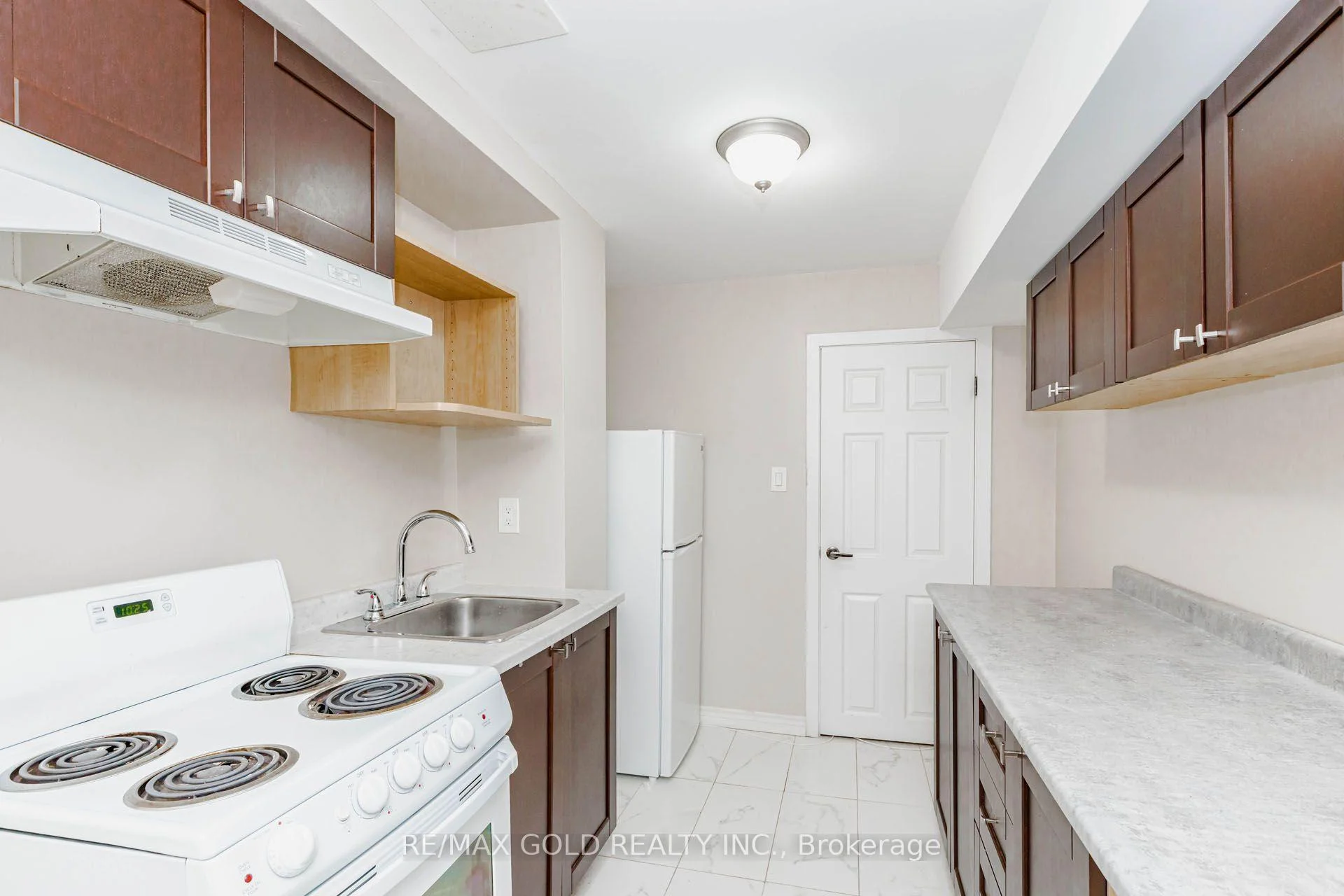 Photo 44 of 22 clinton Street, Brampton, Northwest Brampton — HOMEH