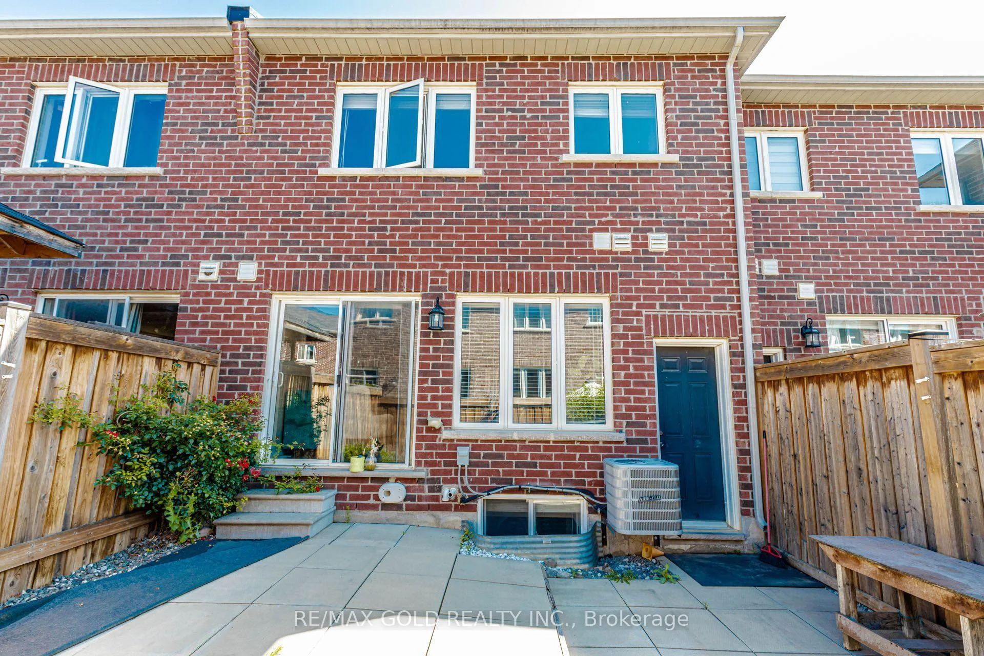 Photo 49 of 22 clinton Street, Brampton, Northwest Brampton — HOMEH