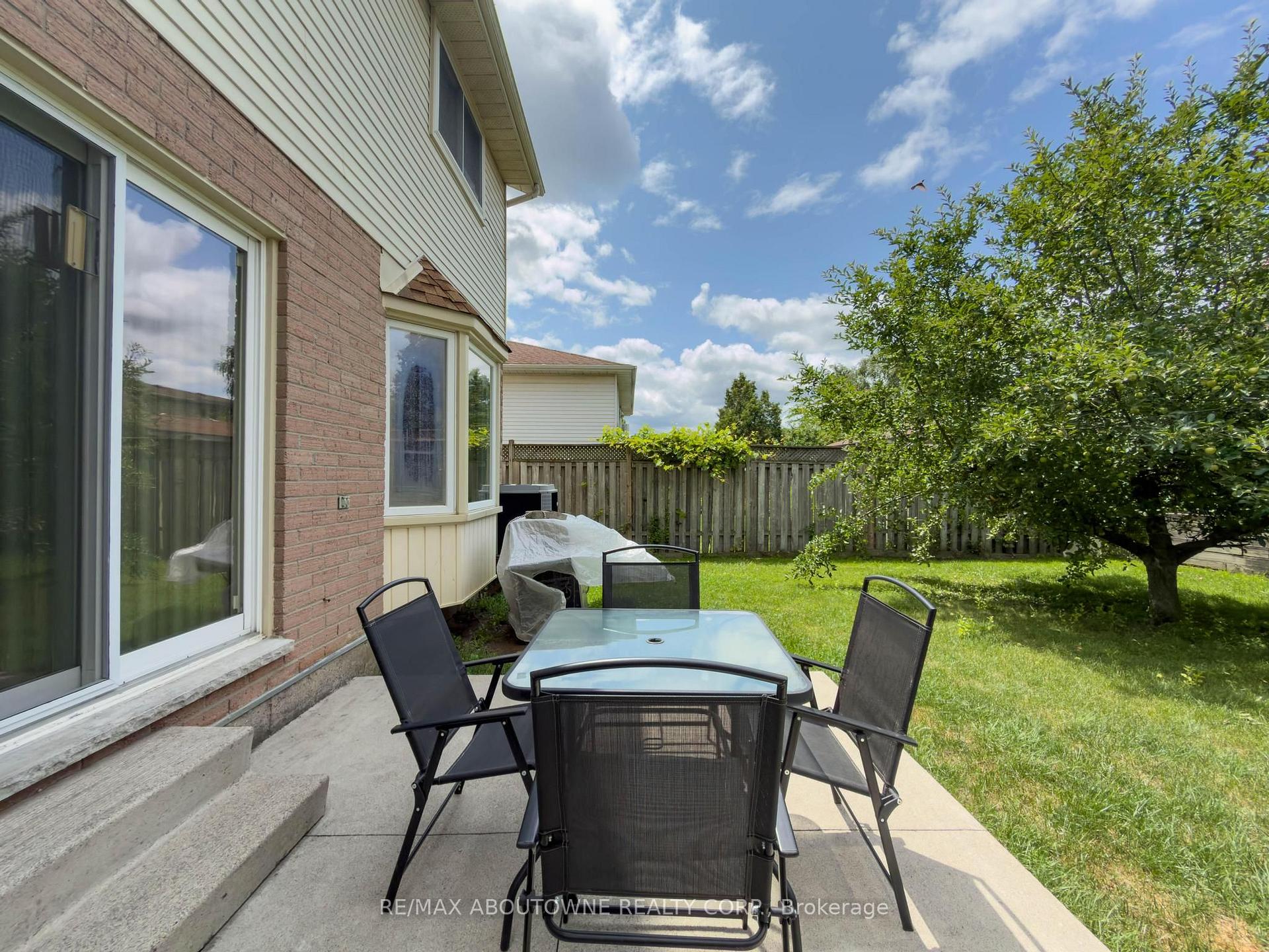 Photo 7 of 1018 Upper Sherman Avenue, Hamilton, Thorner — HOMEH