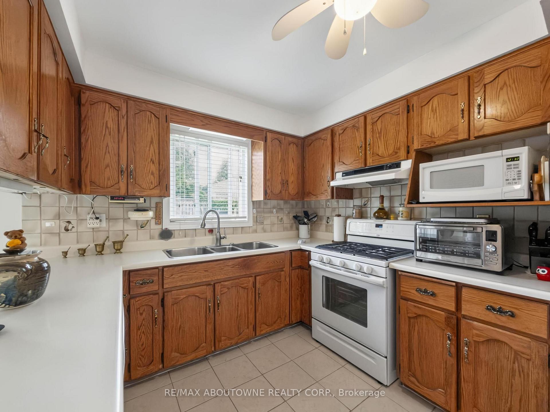 Photo 12 of 1018 Upper Sherman Avenue, Hamilton, Thorner — HOMEH