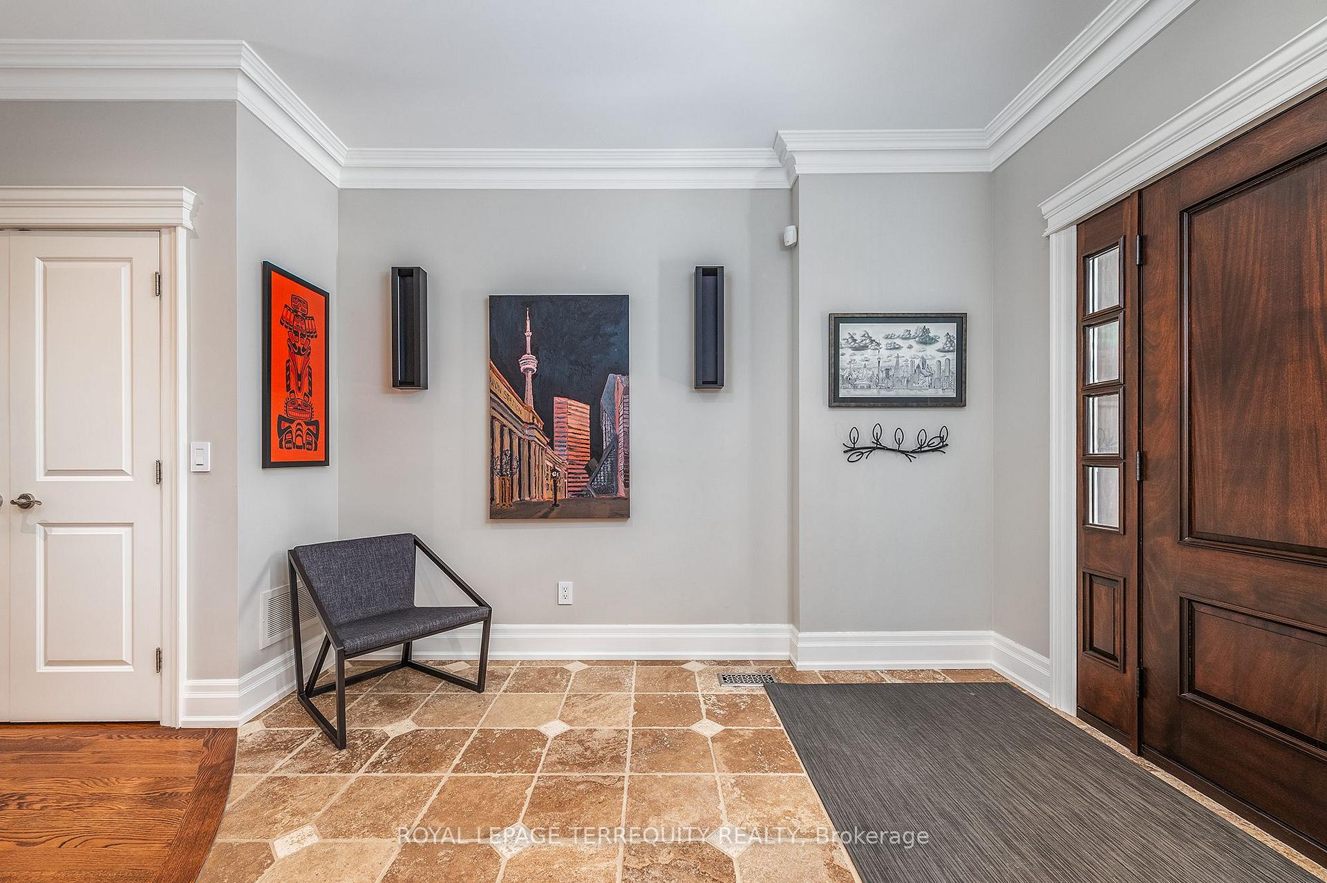 Photo 5 of 19 Bannon Avenue, Etobicoke, Kingsway South — HOMEH