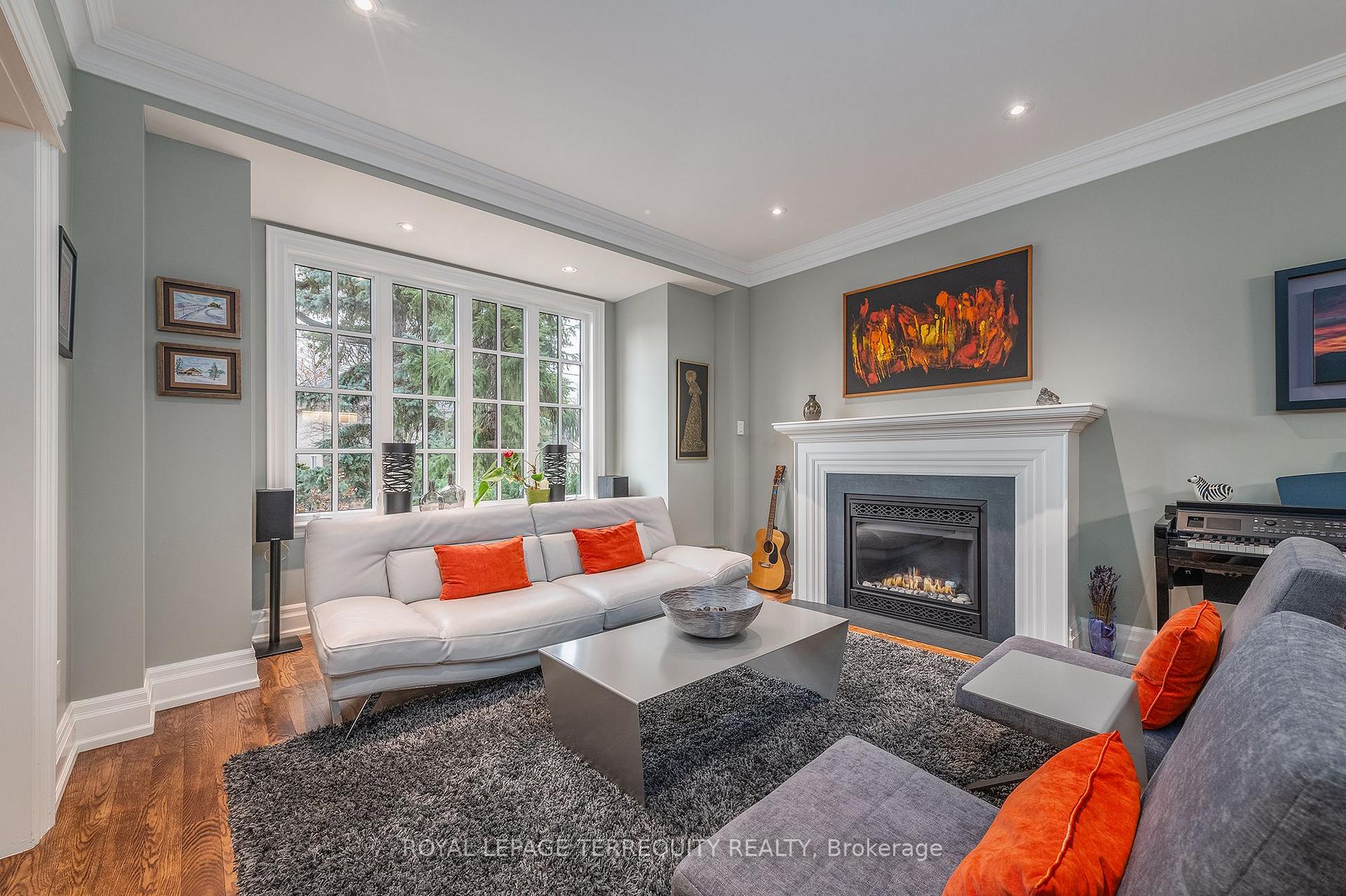 Photo 7 of 19 Bannon Avenue, Etobicoke, Kingsway South — HOMEH