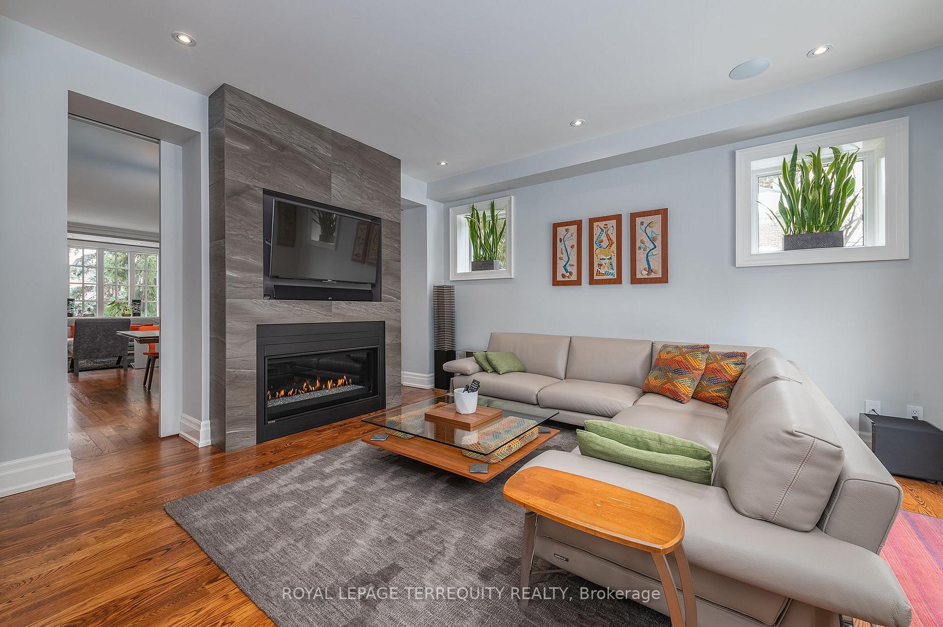Photo 11 of 19 Bannon Avenue, Etobicoke, Kingsway South — HOMEH