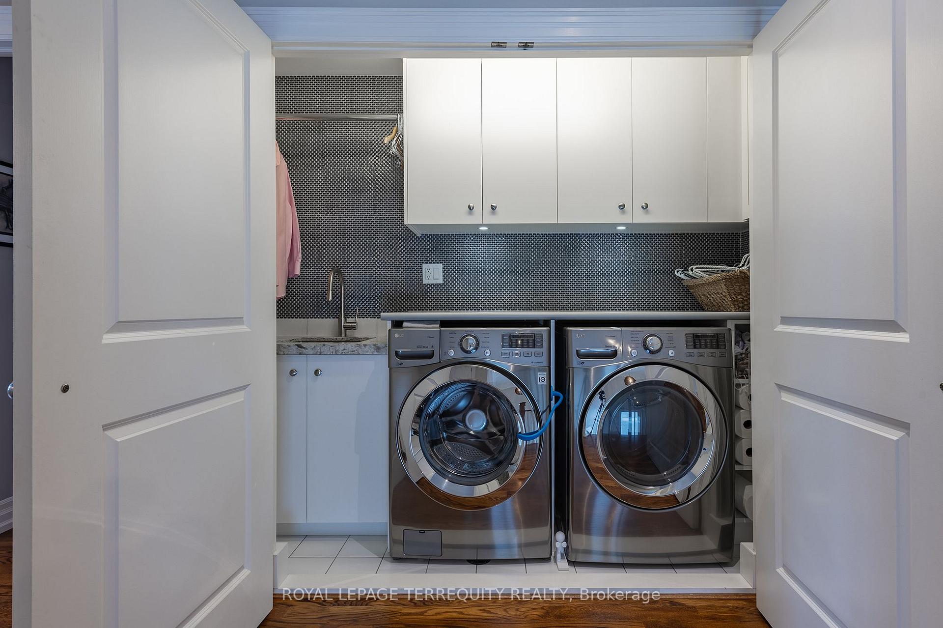 Photo 27 of 19 Bannon Avenue, Etobicoke, Kingsway South — HOMEH